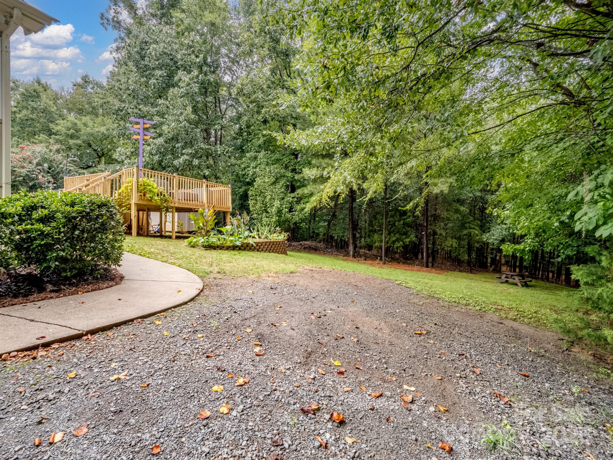 202 Woodridge Drive Property Photo 7