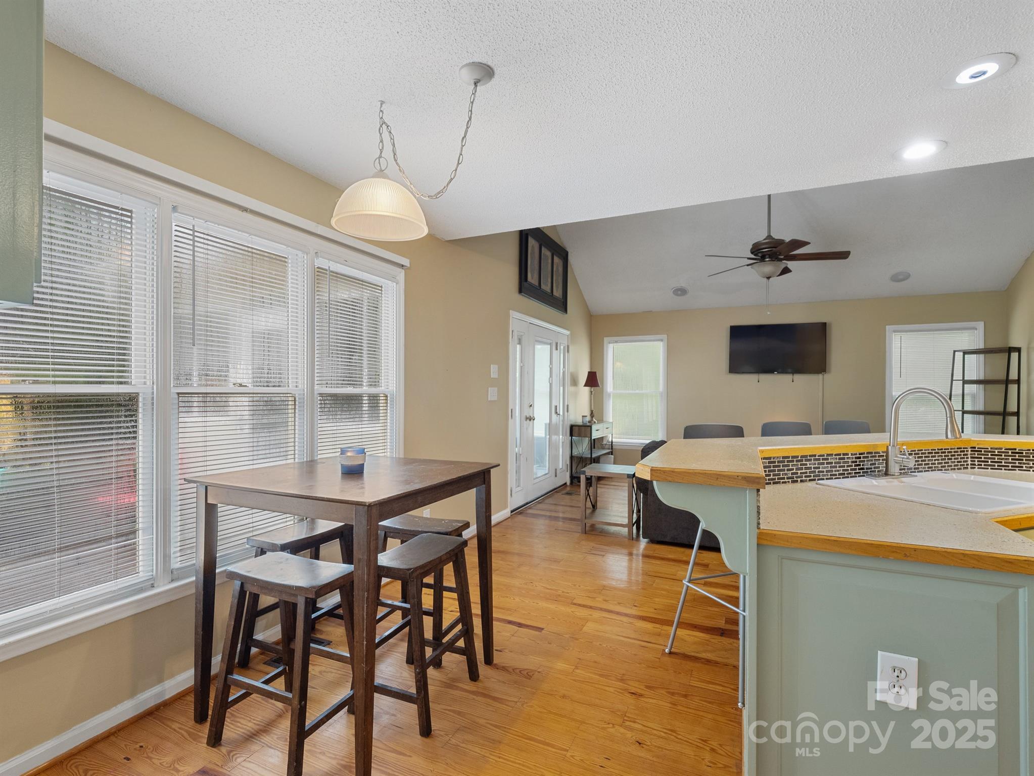 202 Woodridge Drive Property Photo 12