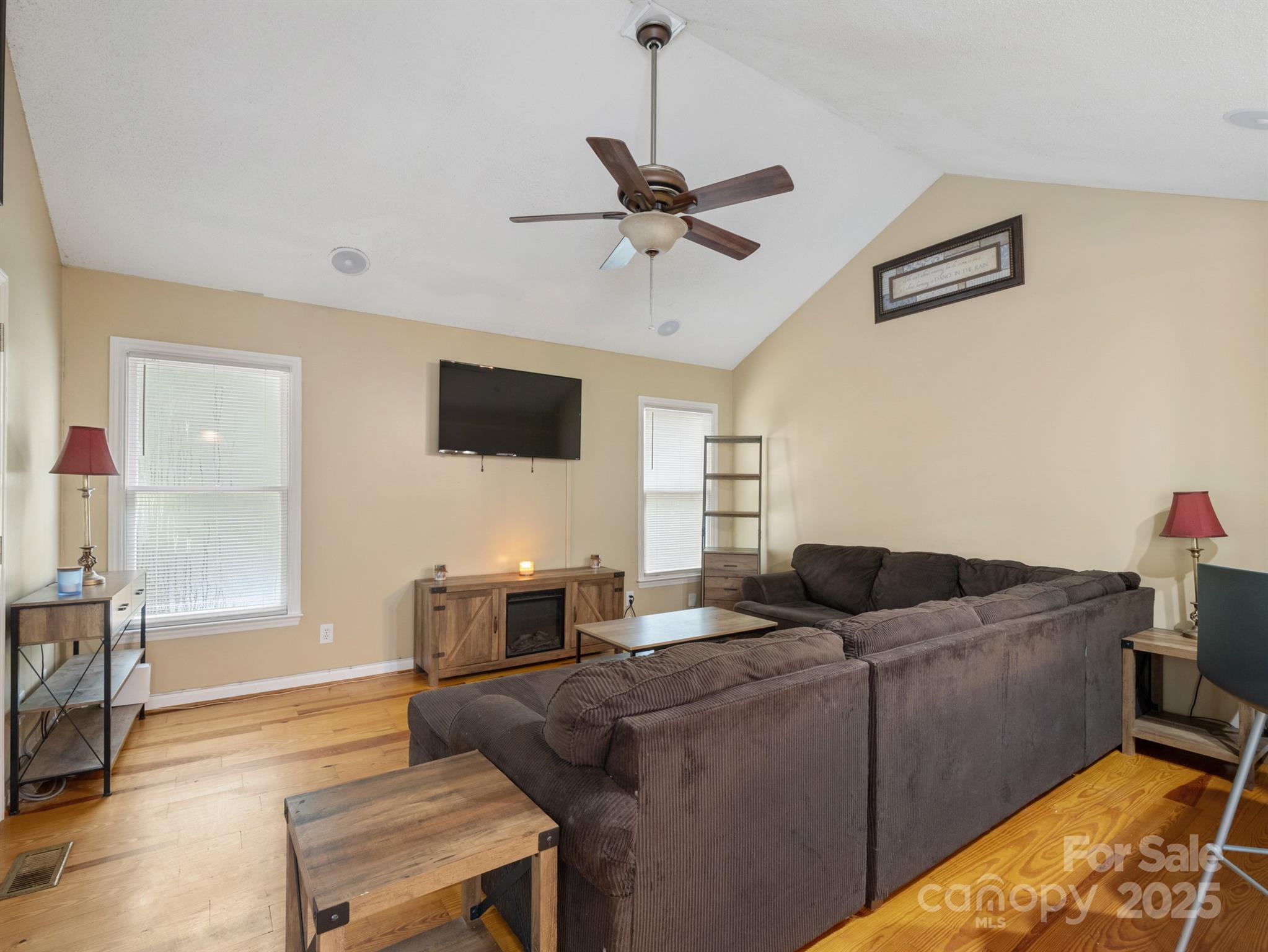 202 Woodridge Drive Property Photo 13