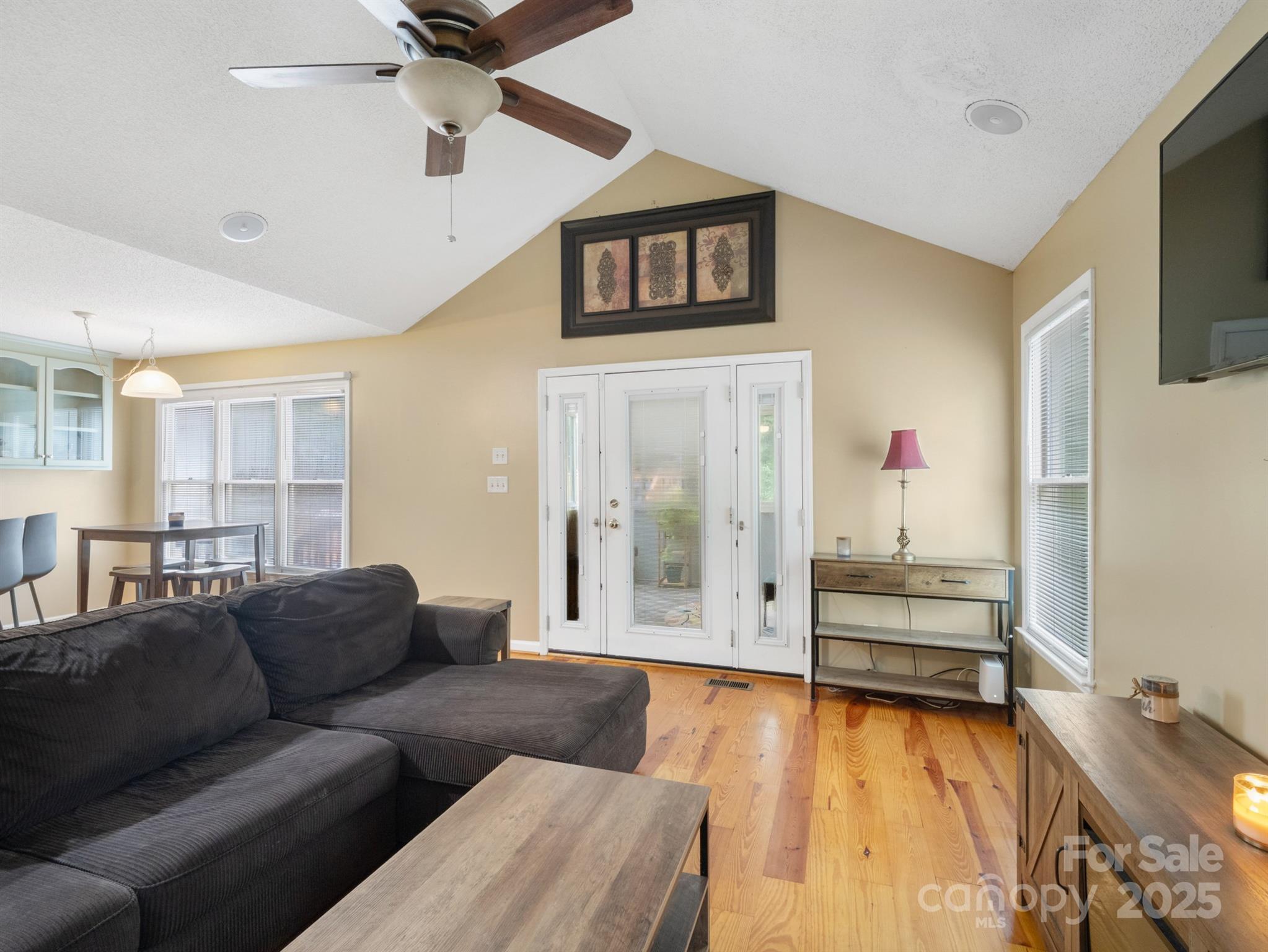 202 Woodridge Drive Property Photo 15