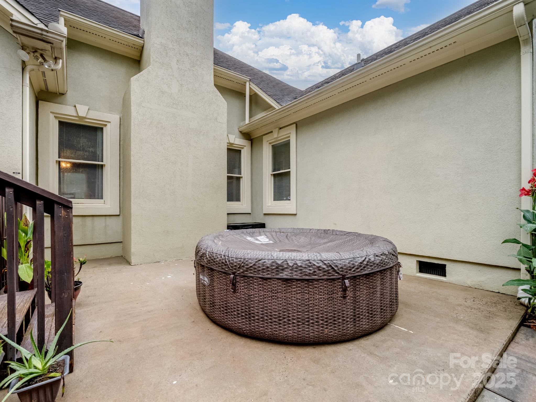 202 Woodridge Drive Property Photo 40