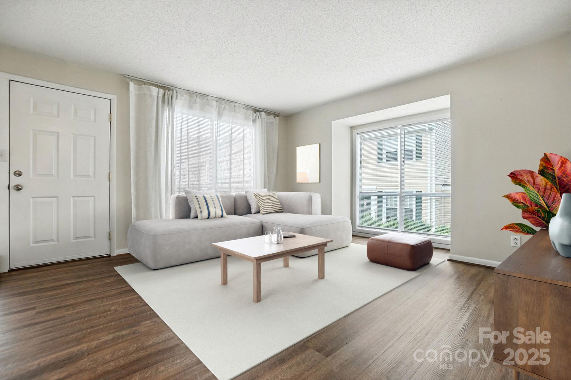 1101 Surry Lane Property Photo 1