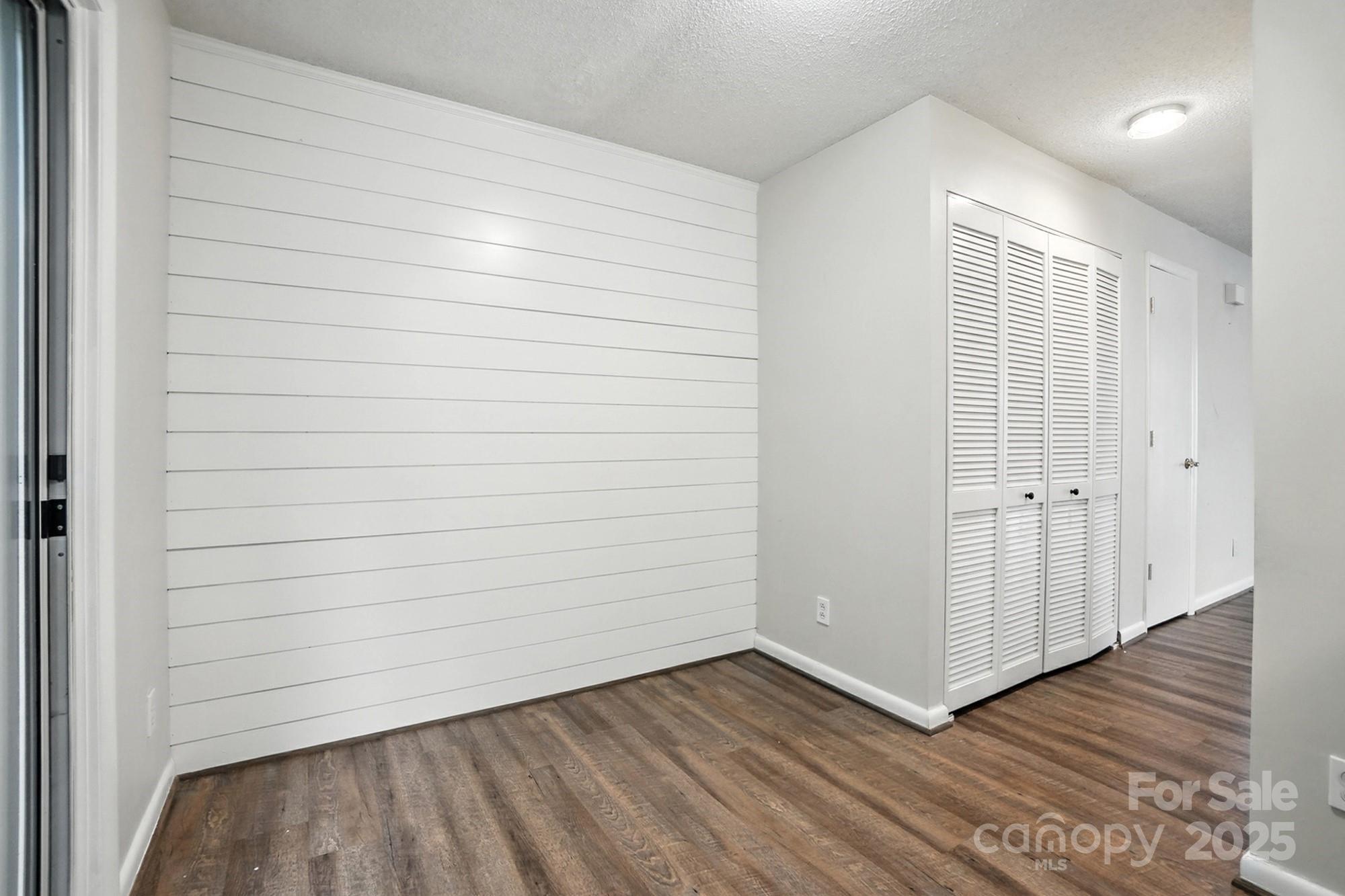 1101 Surry Lane Property Photo 12