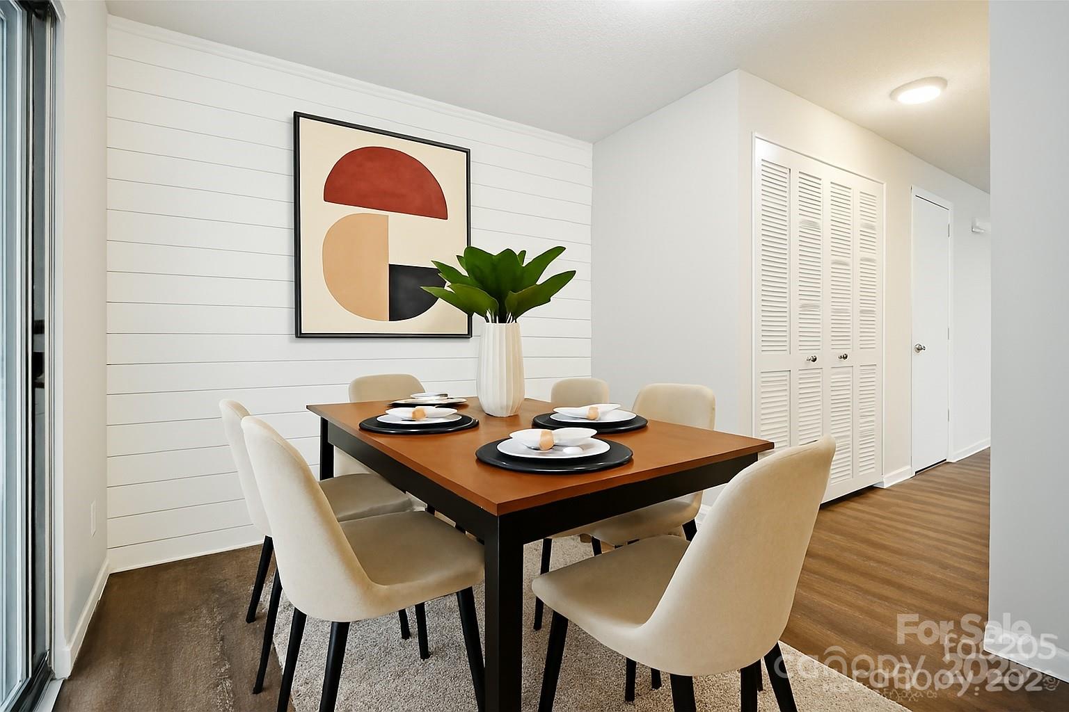 1101 Surry Lane Property Photo 14