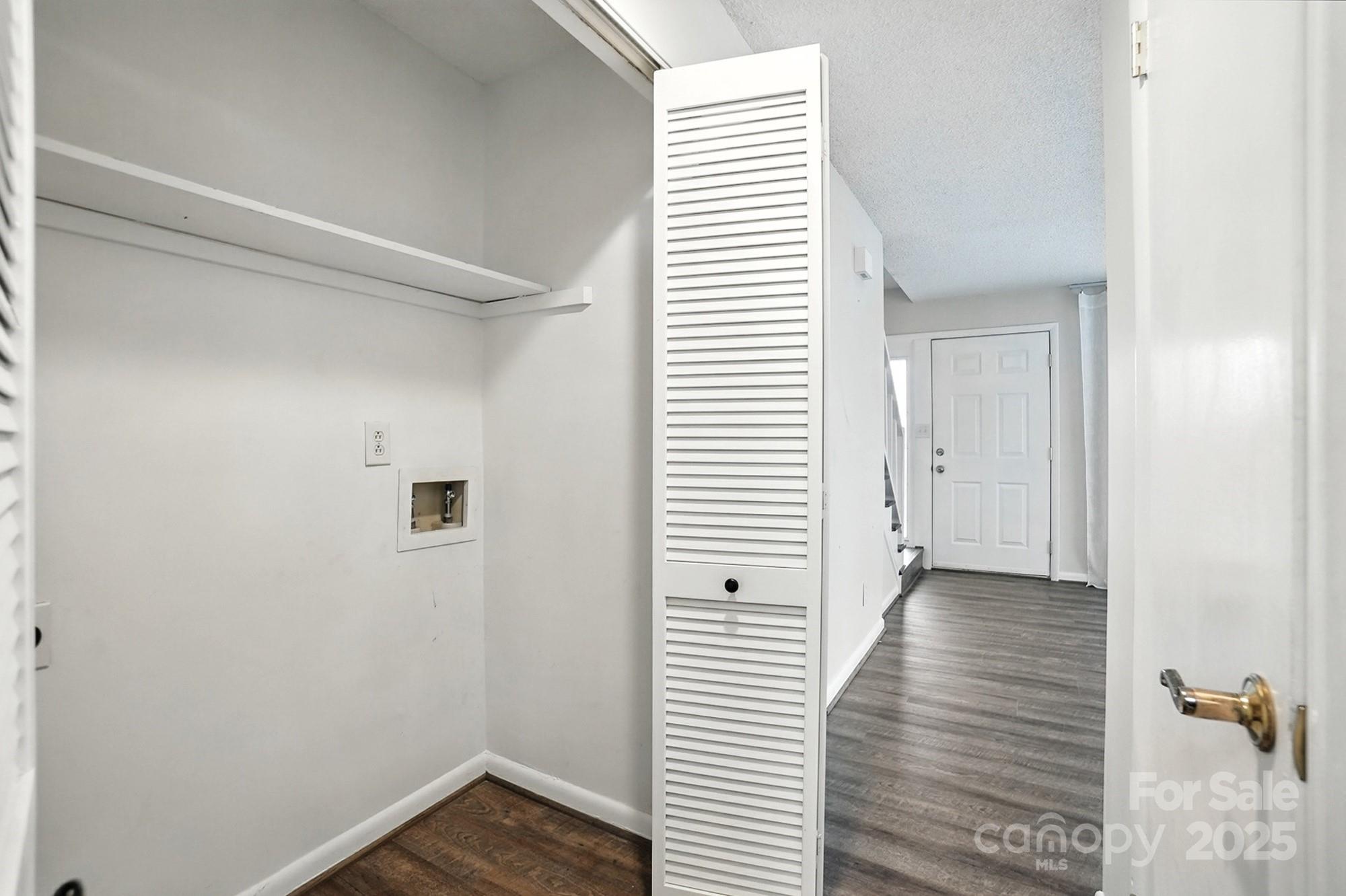 1101 Surry Lane Property Photo 15