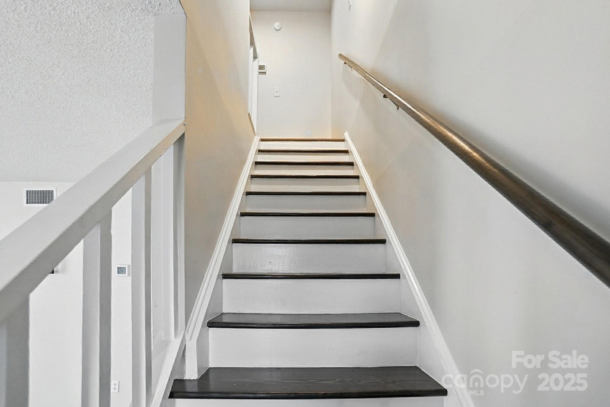 1101 Surry Lane Property Photo 18