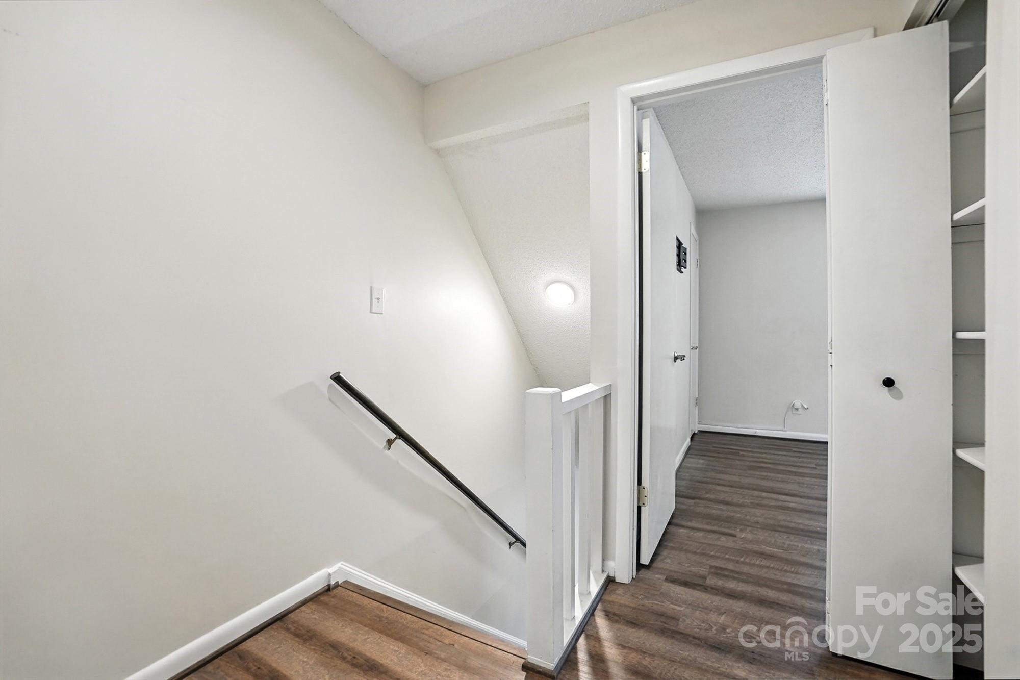 1101 Surry Lane Property Photo 19