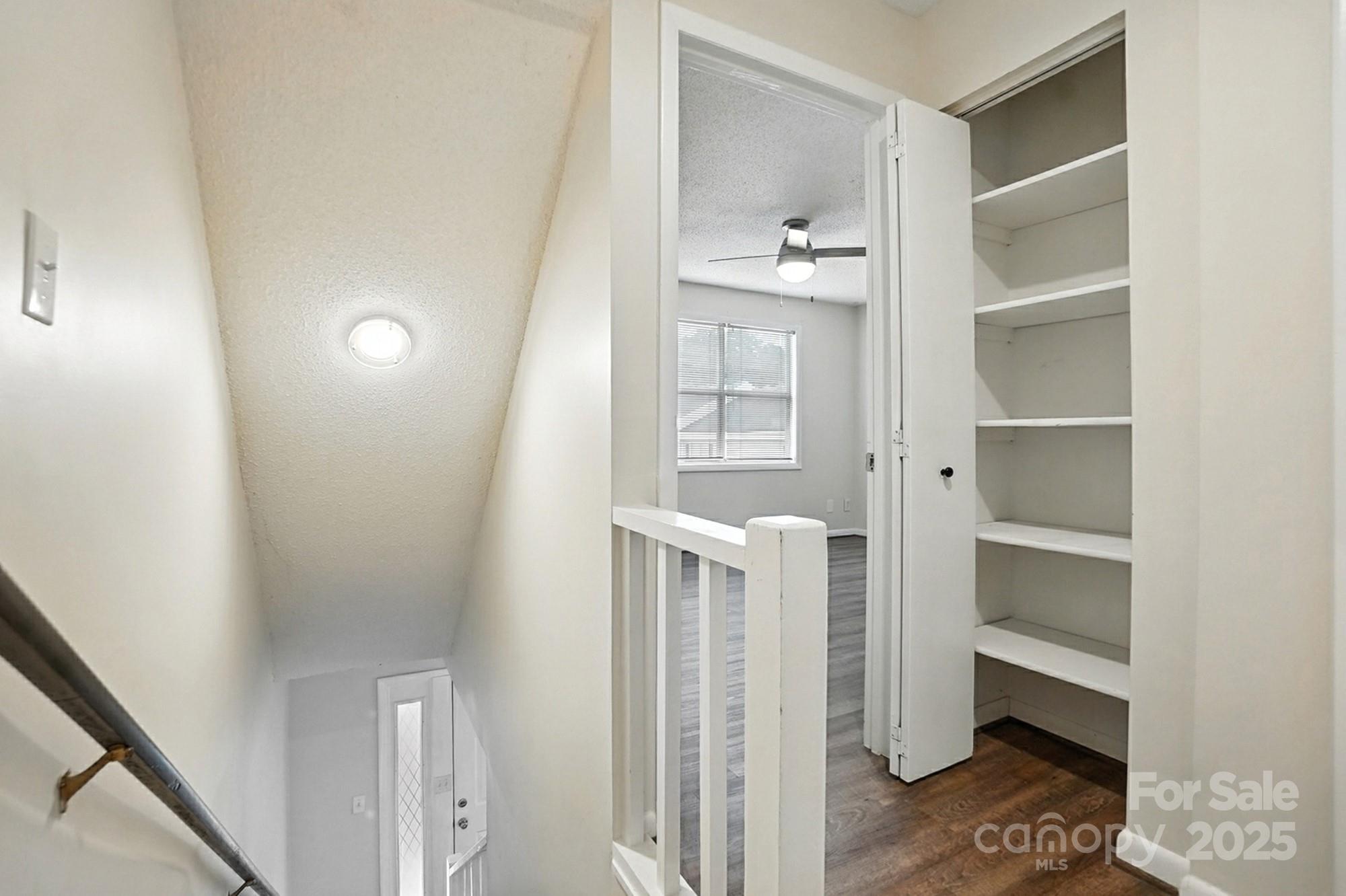 1101 Surry Lane Property Photo 20