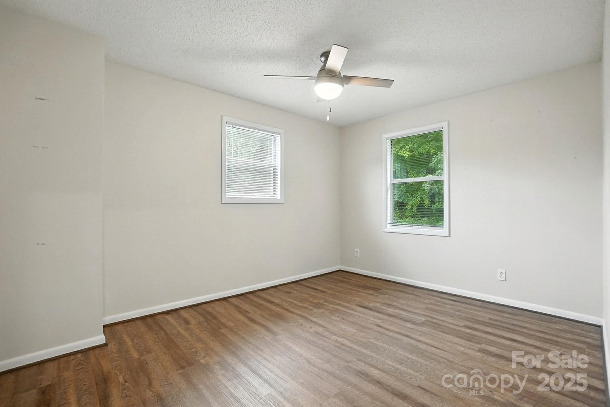 1101 Surry Lane Property Photo 23