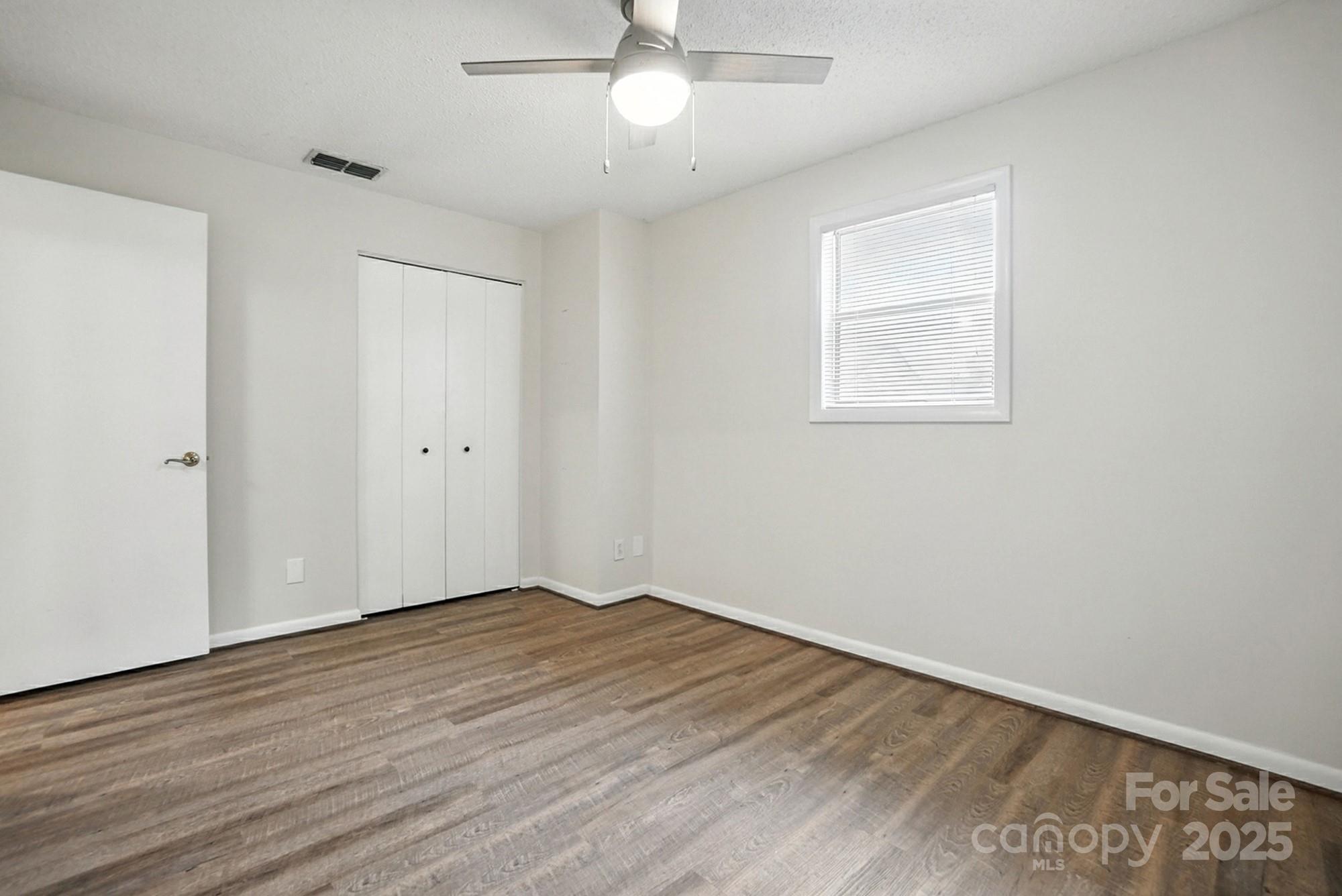 1101 Surry Lane Property Photo 24