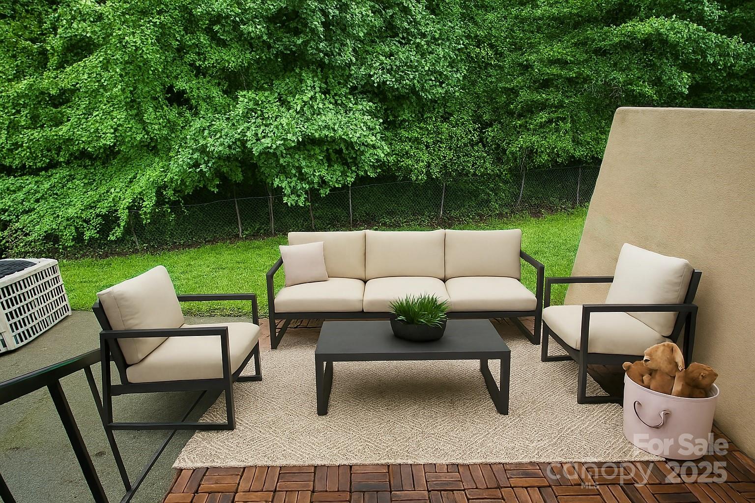 1101 Surry Lane Property Photo 26