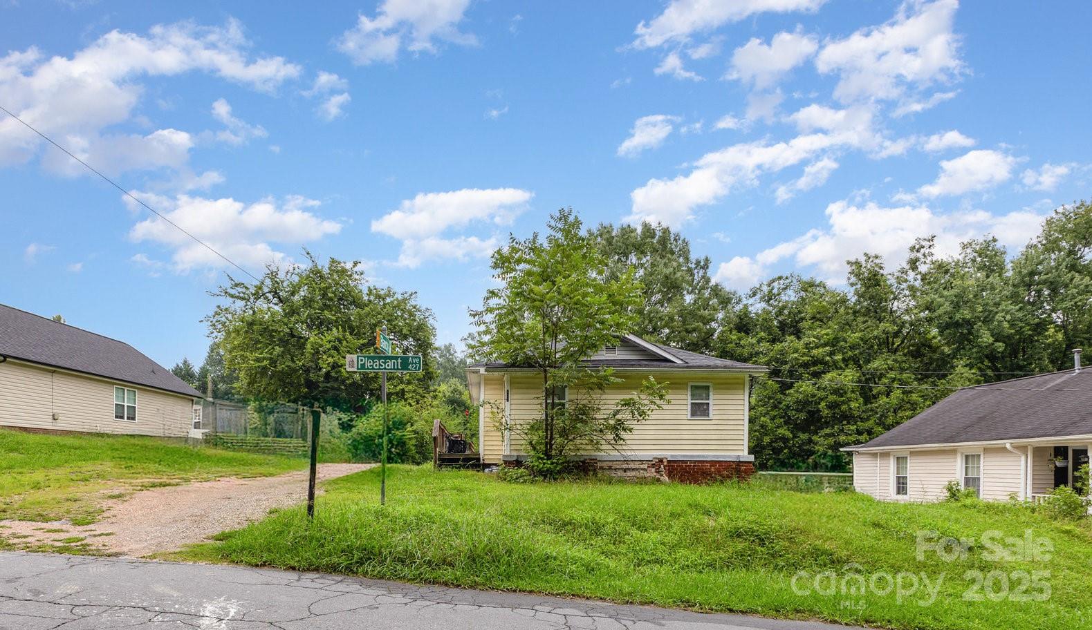 427 Pleasant Avenue Property Photo 1