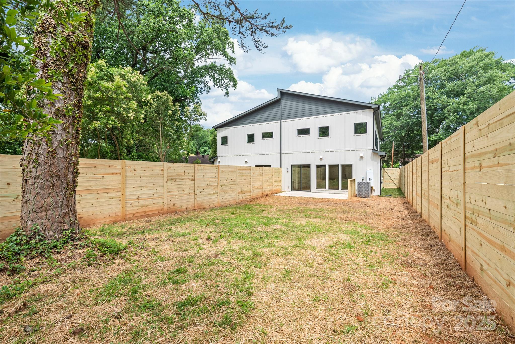 2729 Cowles Road Property Photo 3