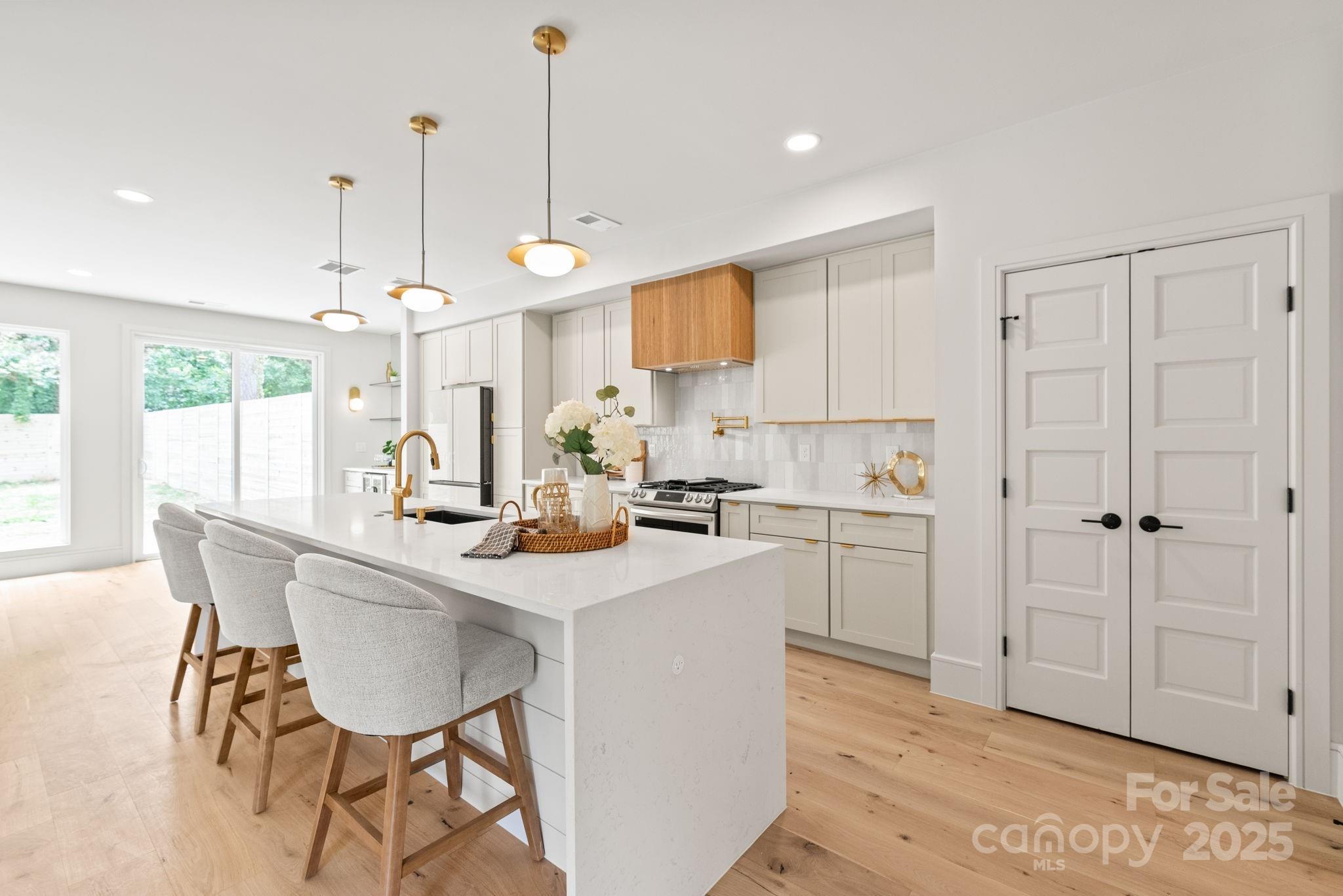 2729 Cowles Road Property Photo 5