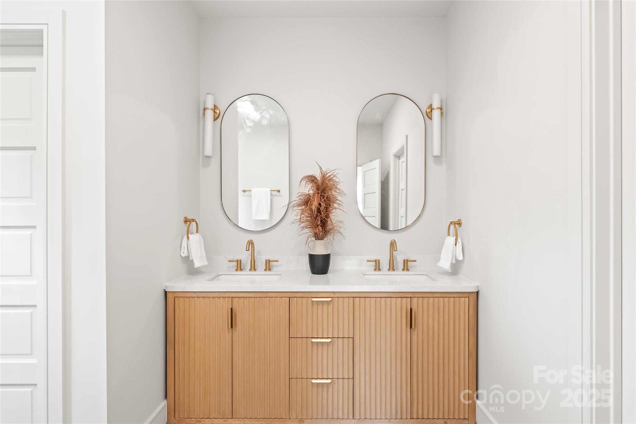 2729 Cowles Road Property Photo 24