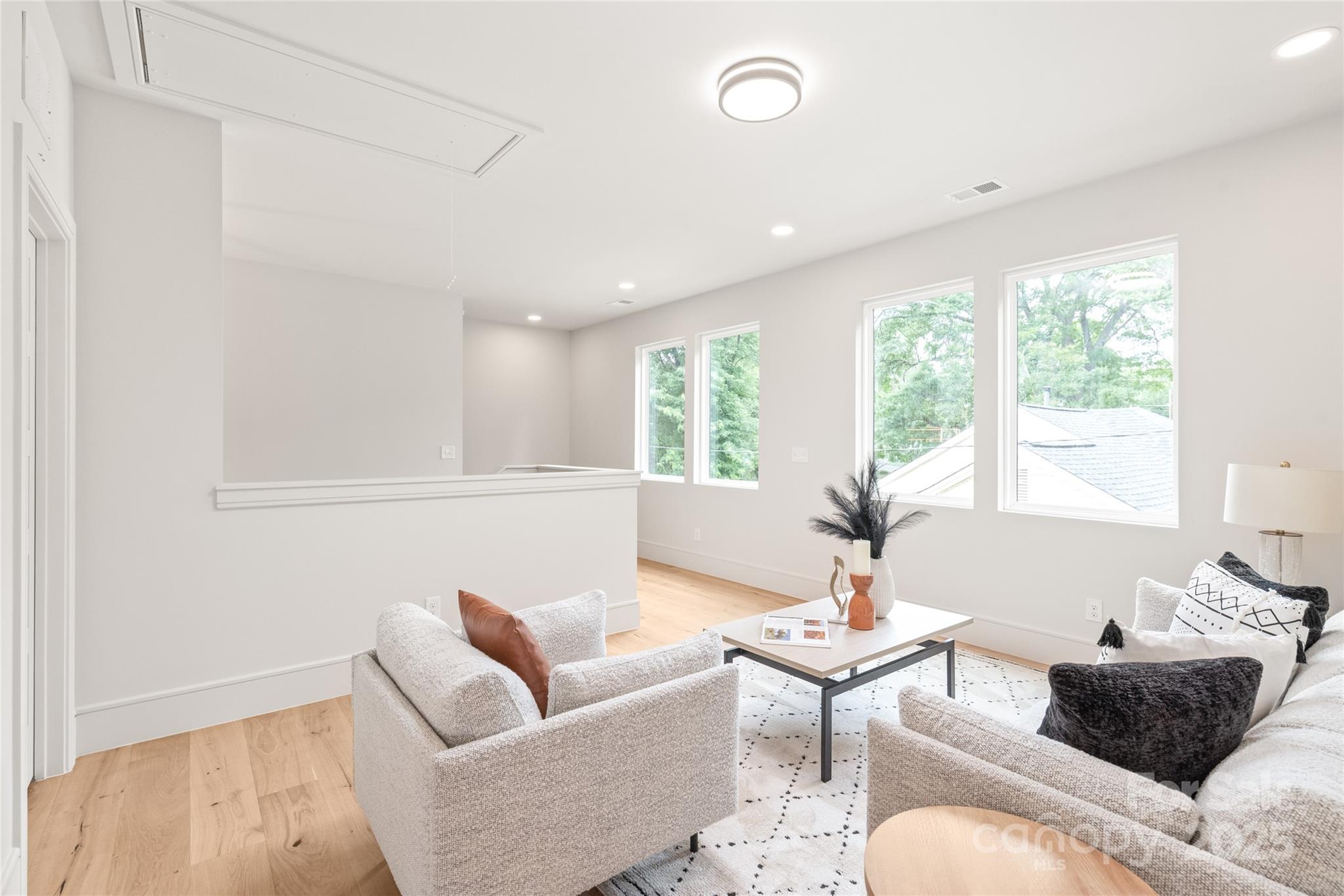 2729 Cowles Road Property Photo 27