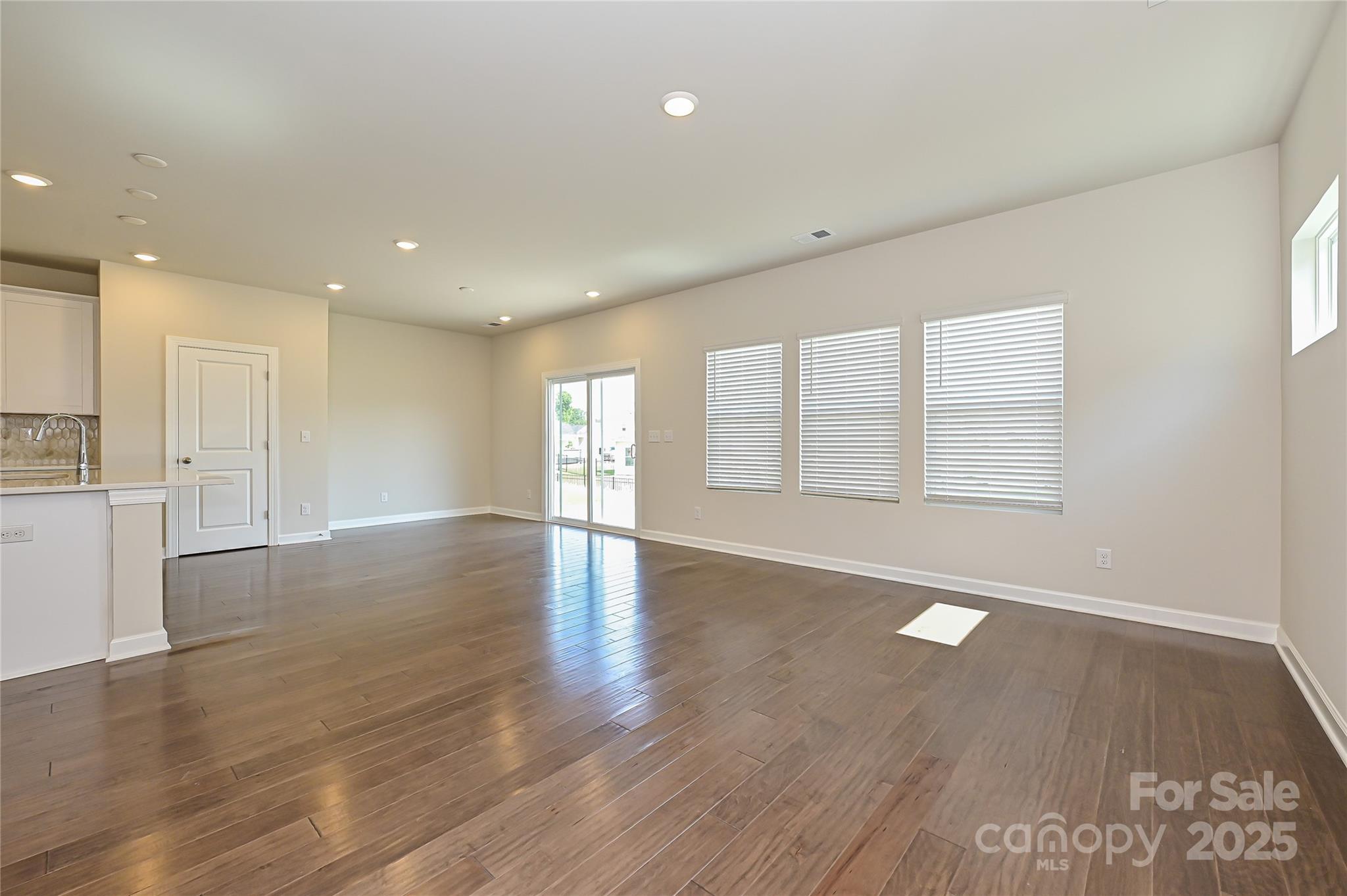 219 Alden Court Property Photo 2