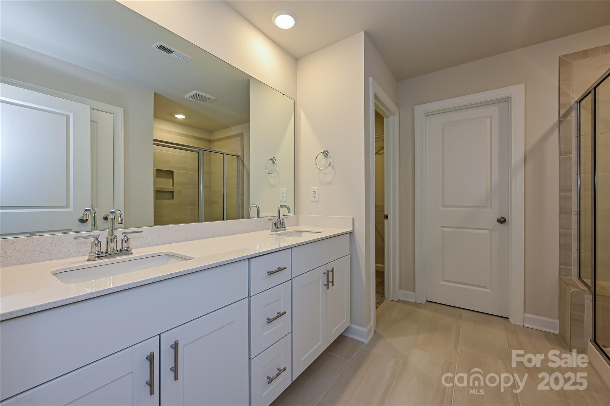 219 Alden Court Property Photo 7