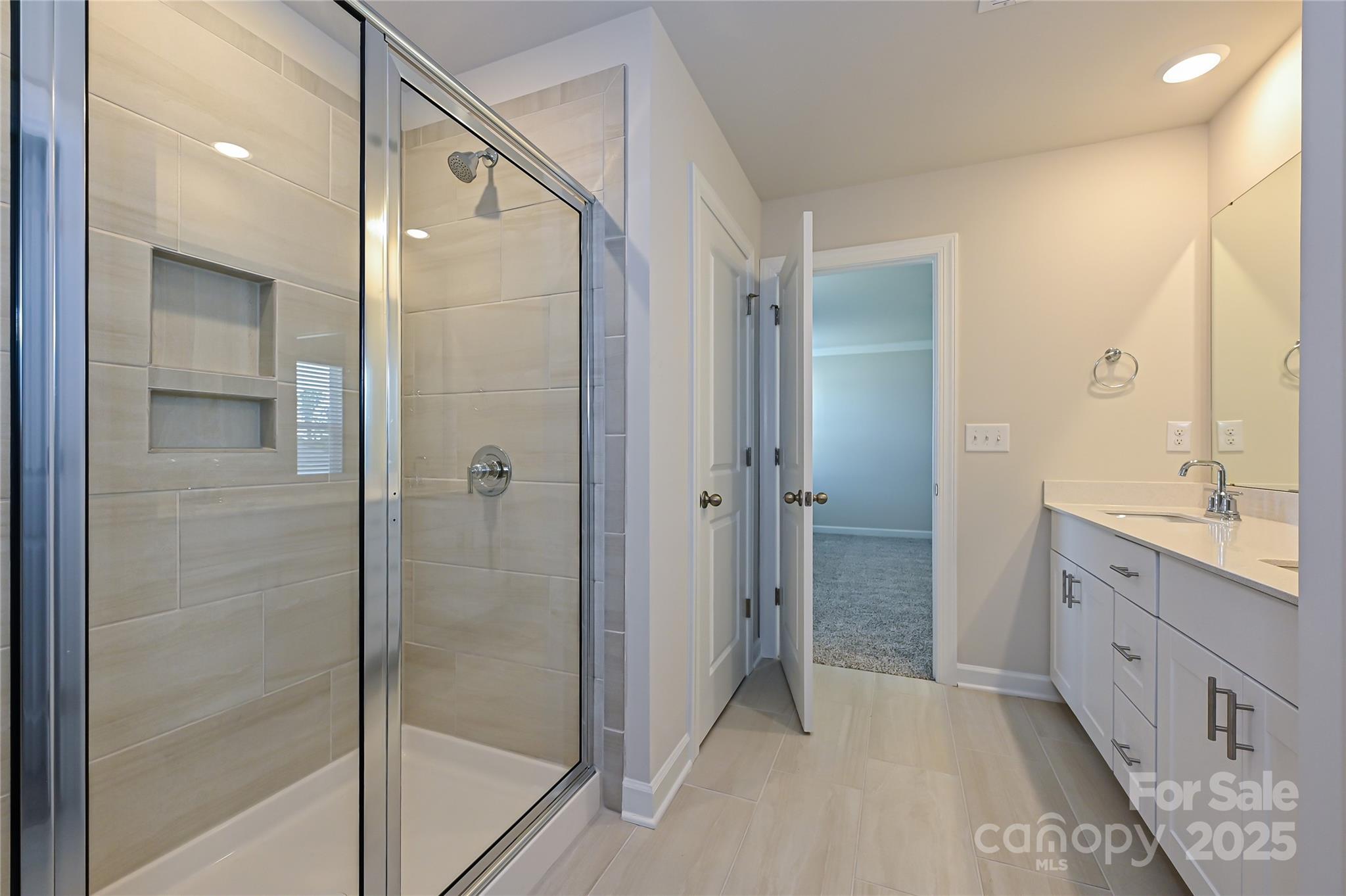 219 Alden Court Property Photo 8