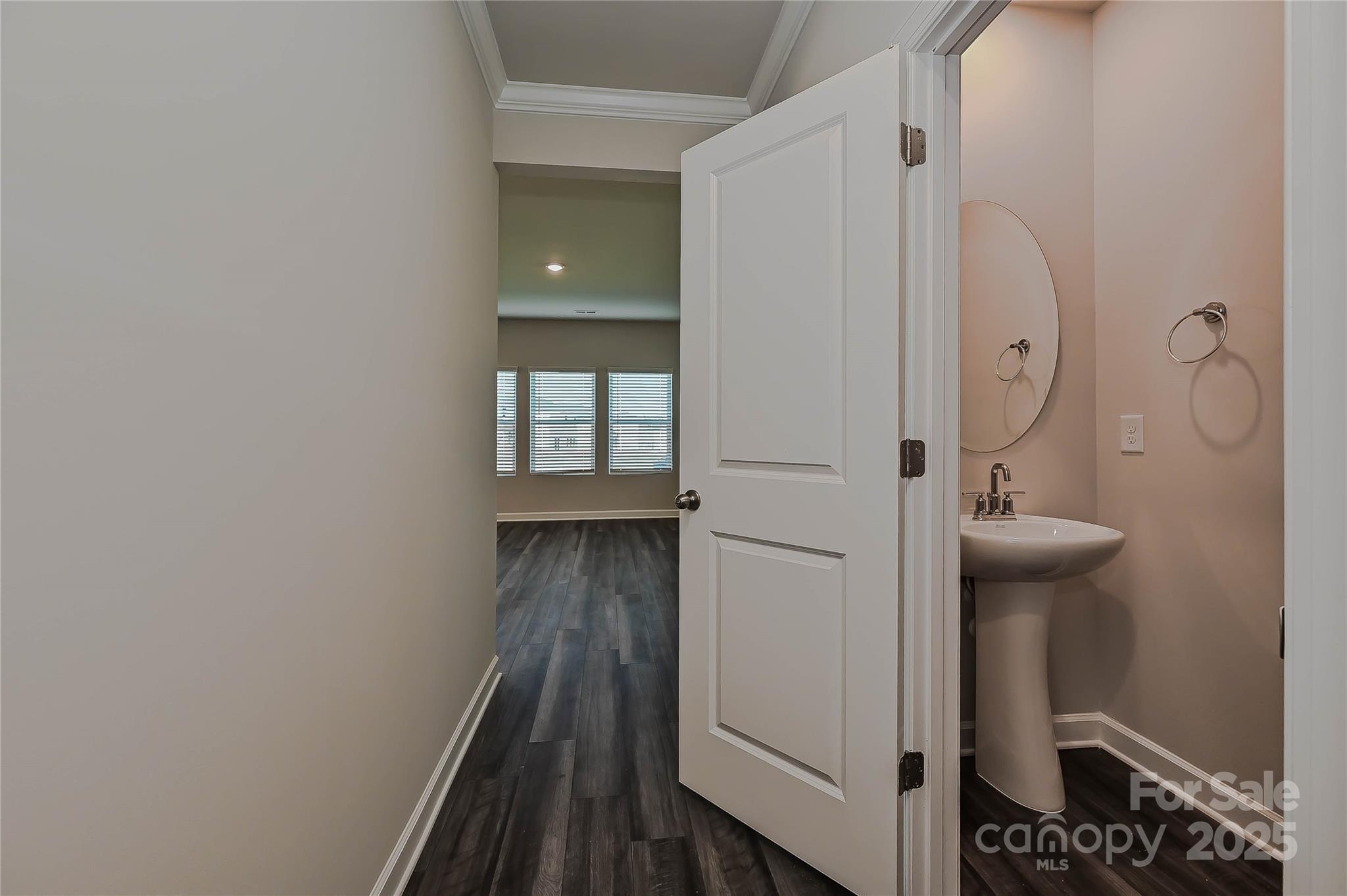 211 Alden Court Property Photo 2