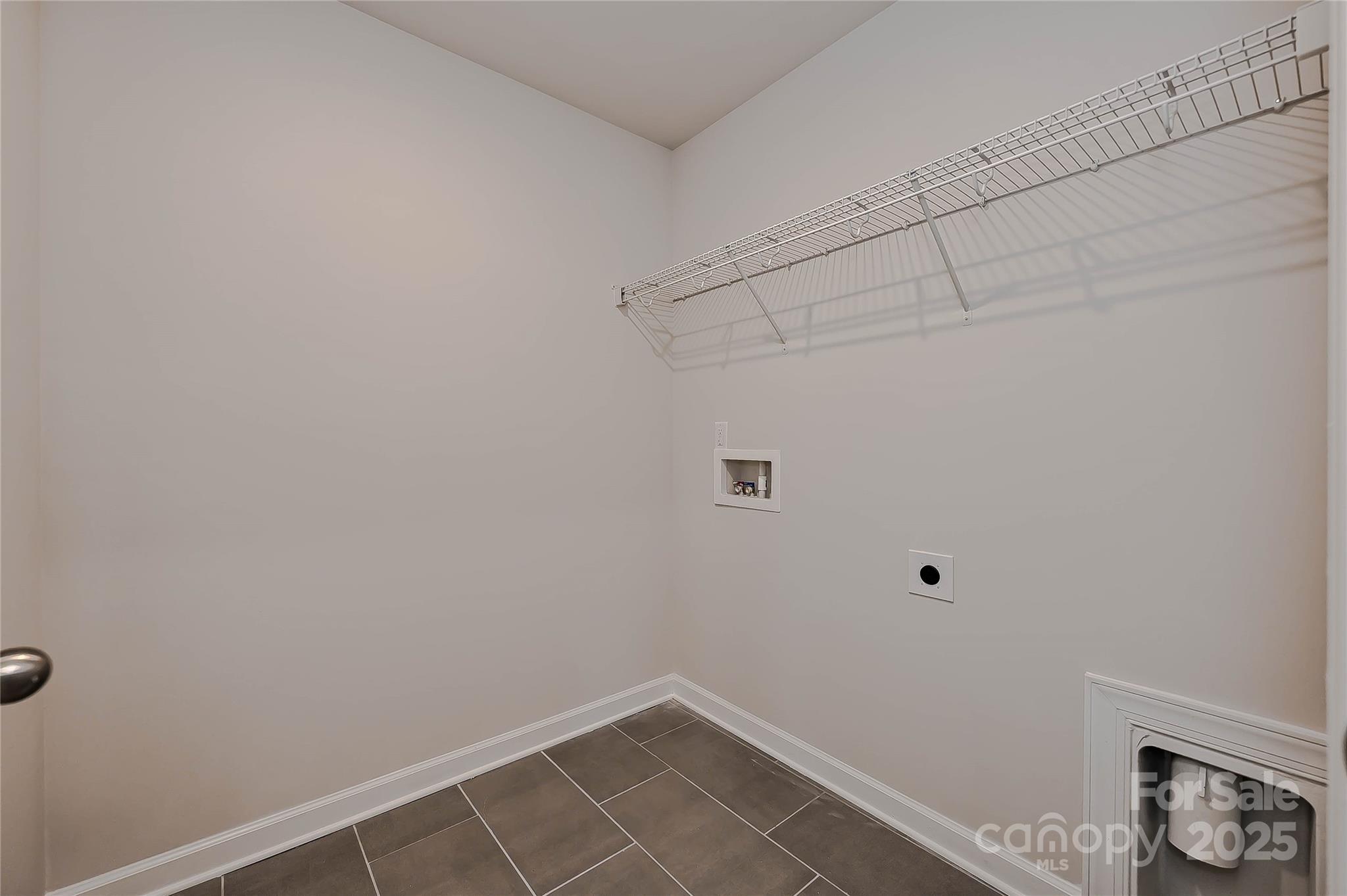 211 Alden Court Property Photo 11