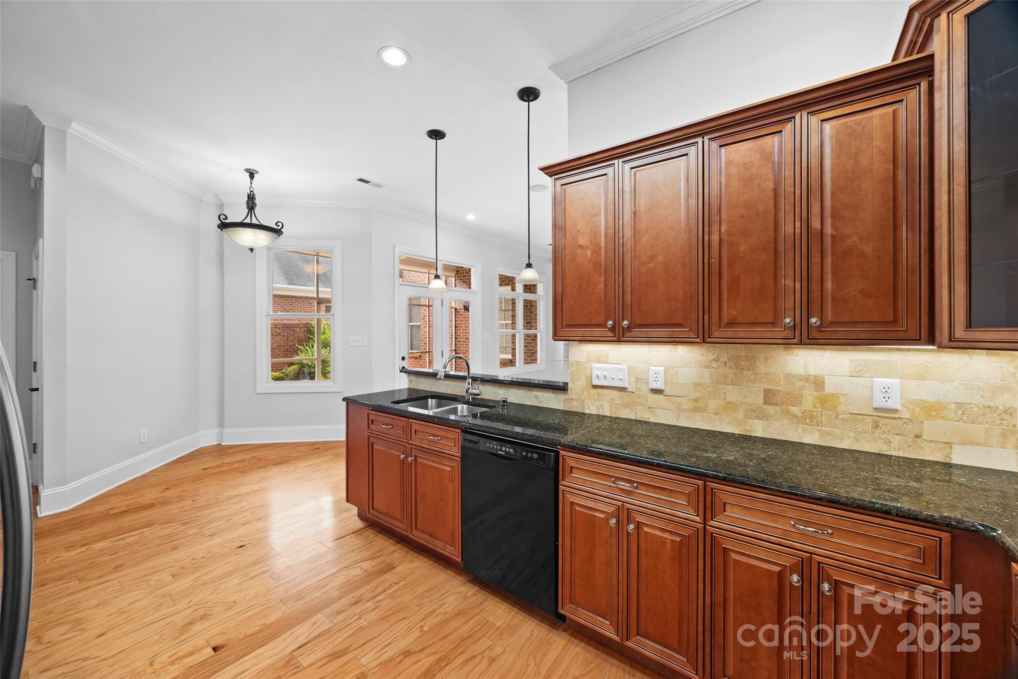 962 Blakeley Walk Property Photo 14