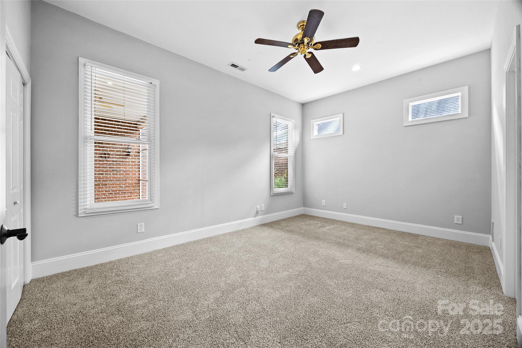 962 Blakeley Walk Property Photo 21