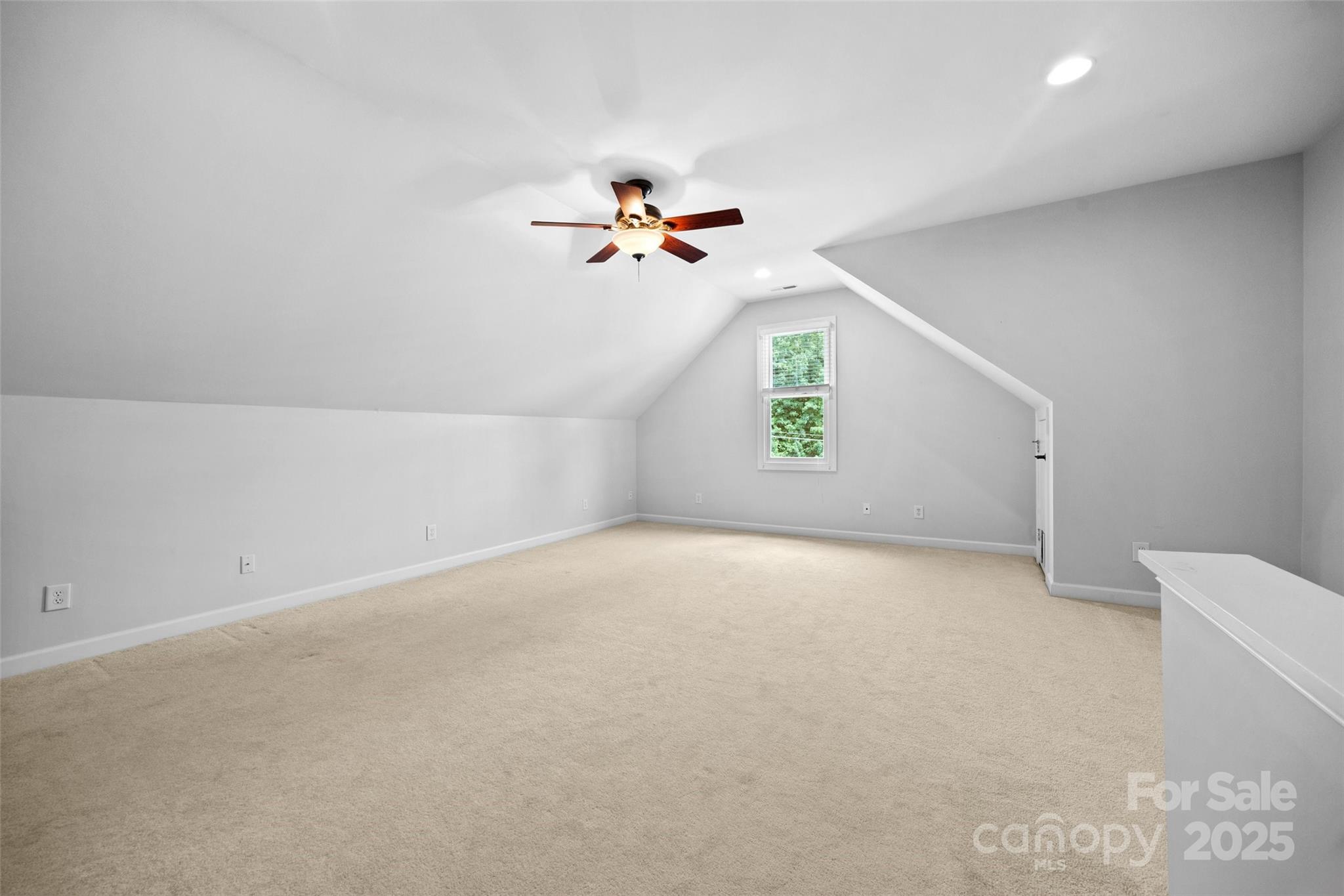 962 Blakeley Walk Property Photo 29