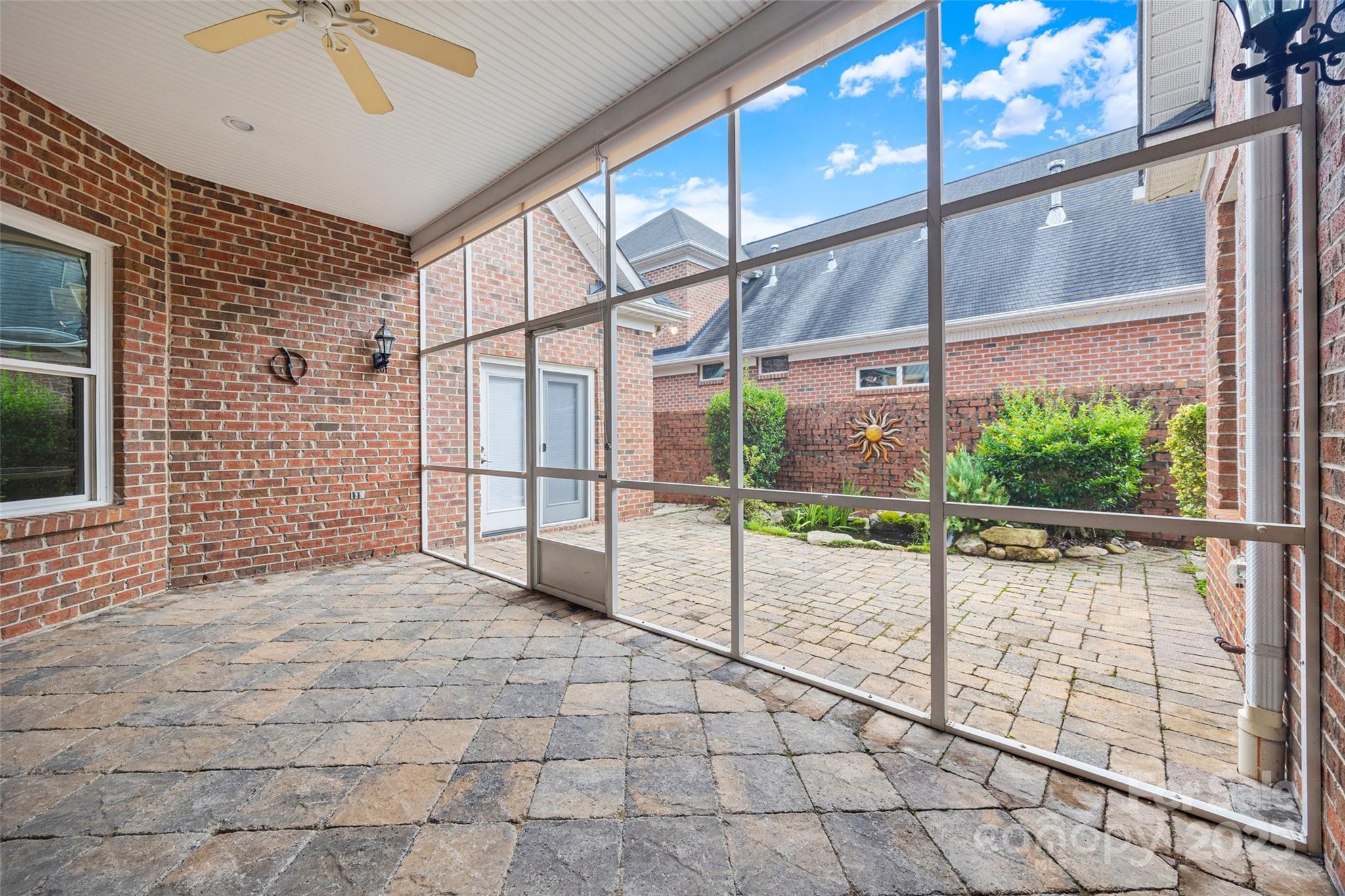 962 Blakeley Walk Property Photo 33