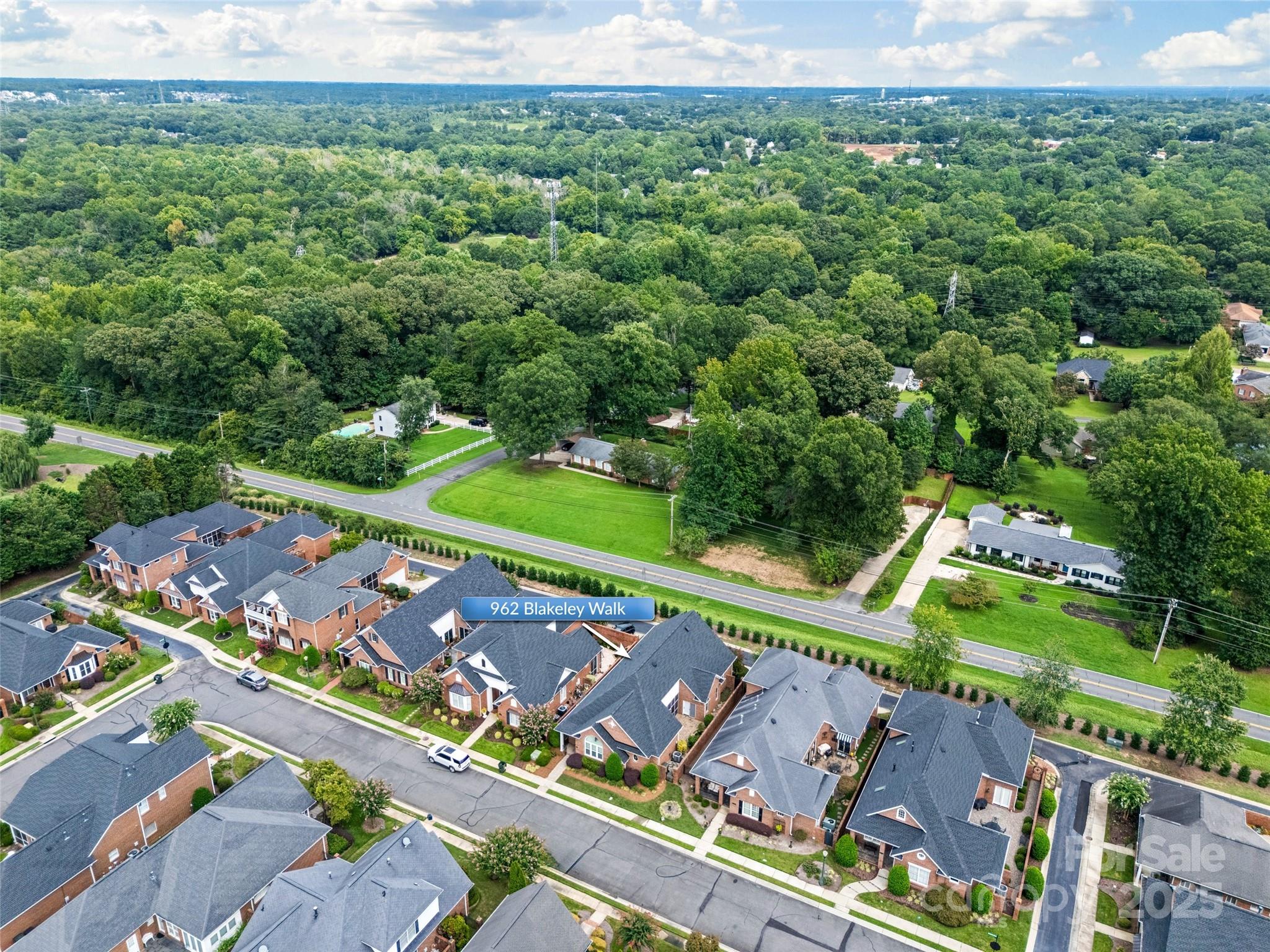 962 Blakeley Walk Property Photo 40