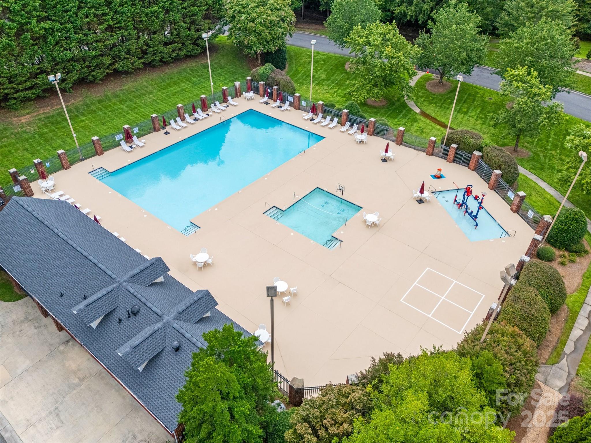 962 Blakeley Walk Property Photo 46