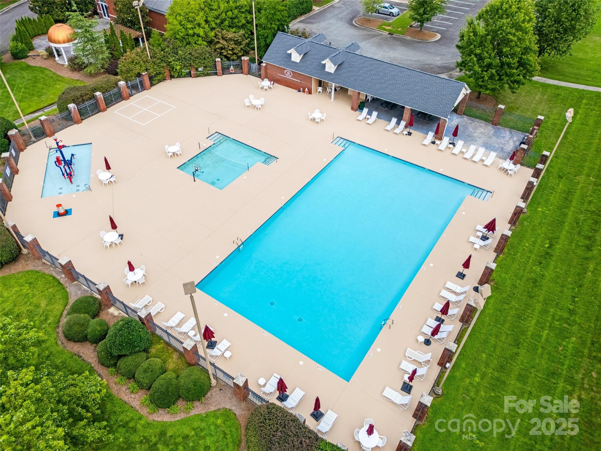 962 Blakeley Walk Property Photo 47