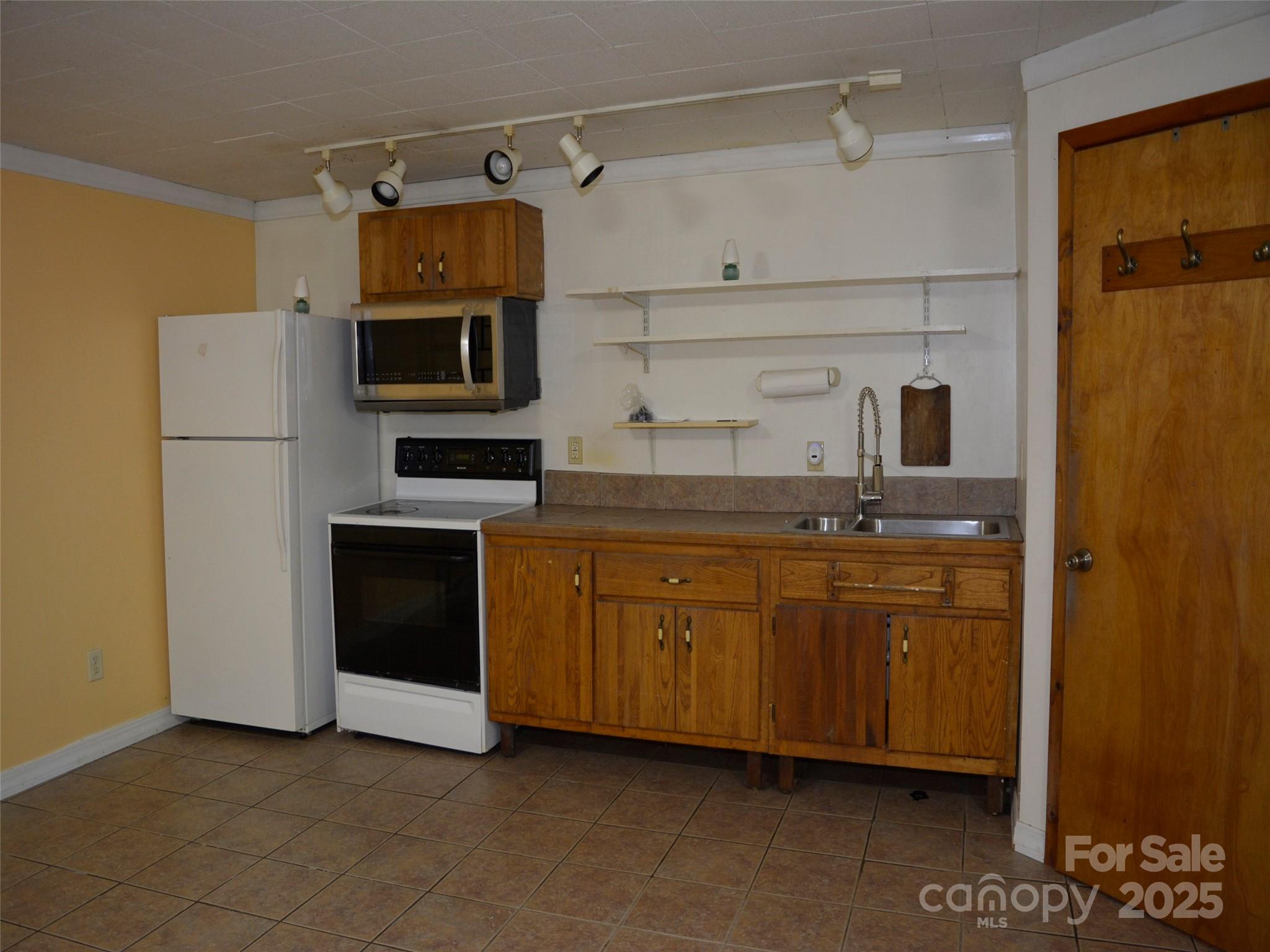 44 & 54 Legacy Lane Property Photo 25