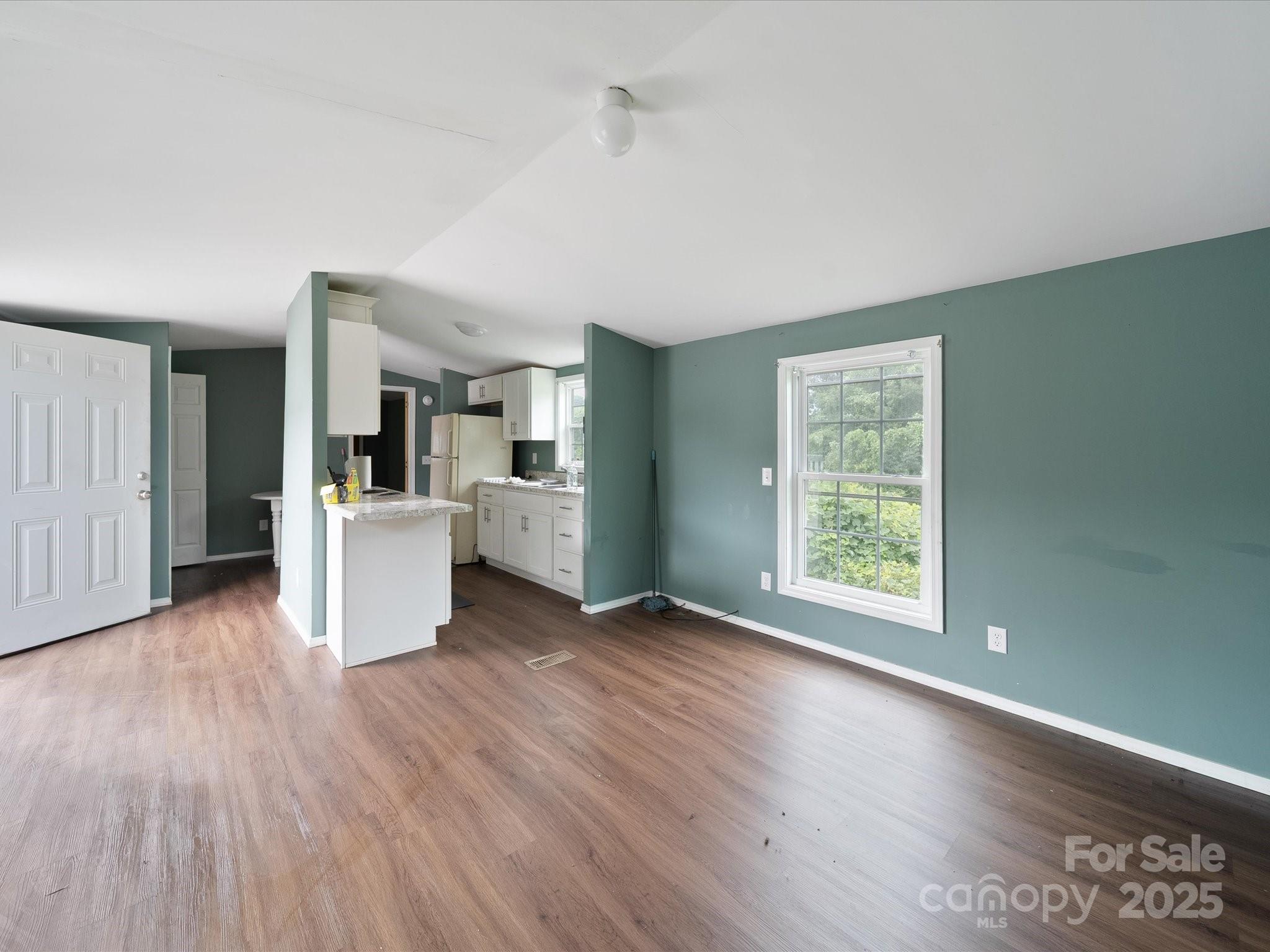 1168 W Main Street Property Photo 7