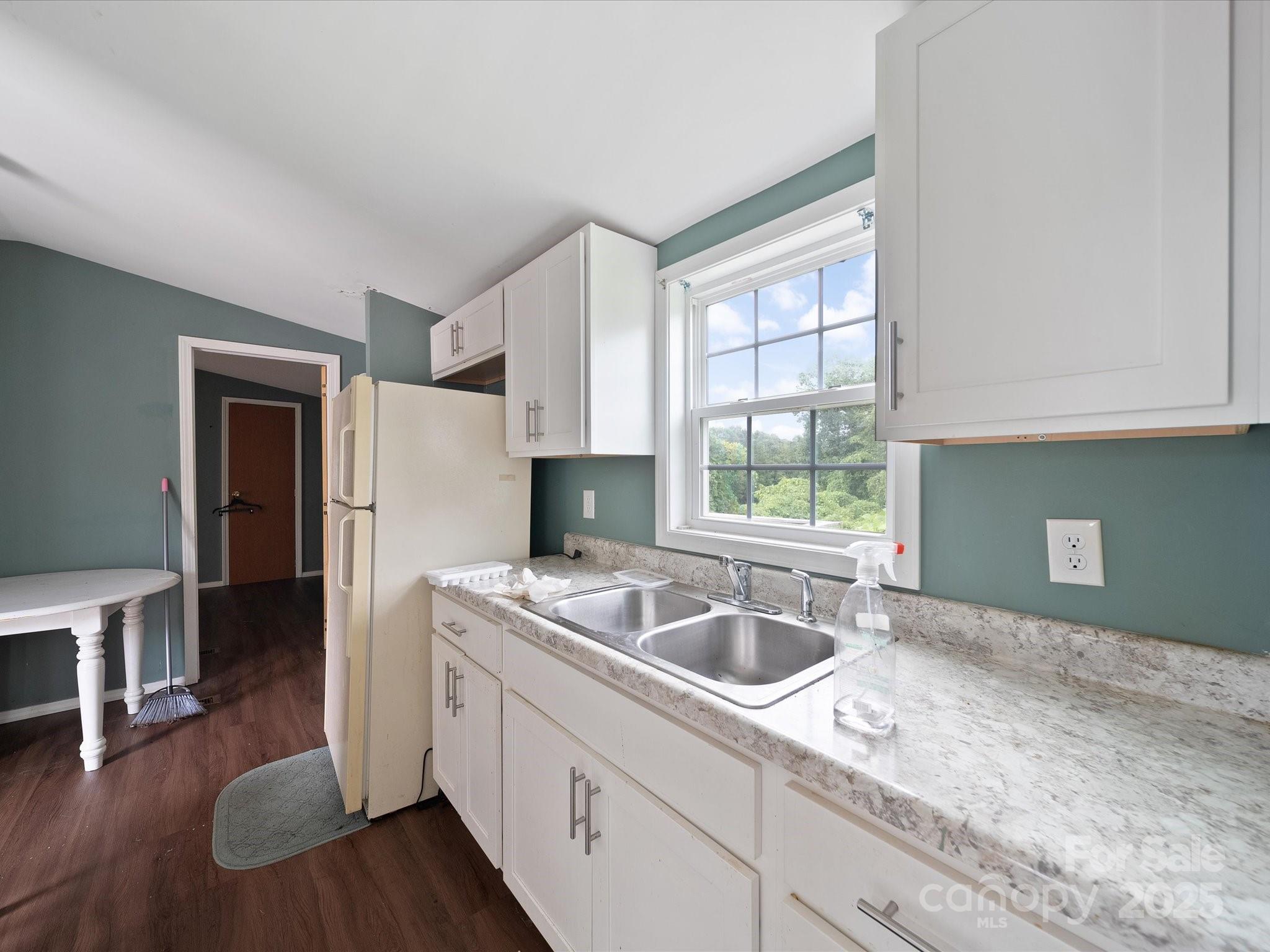 1168 W Main Street Property Photo 16