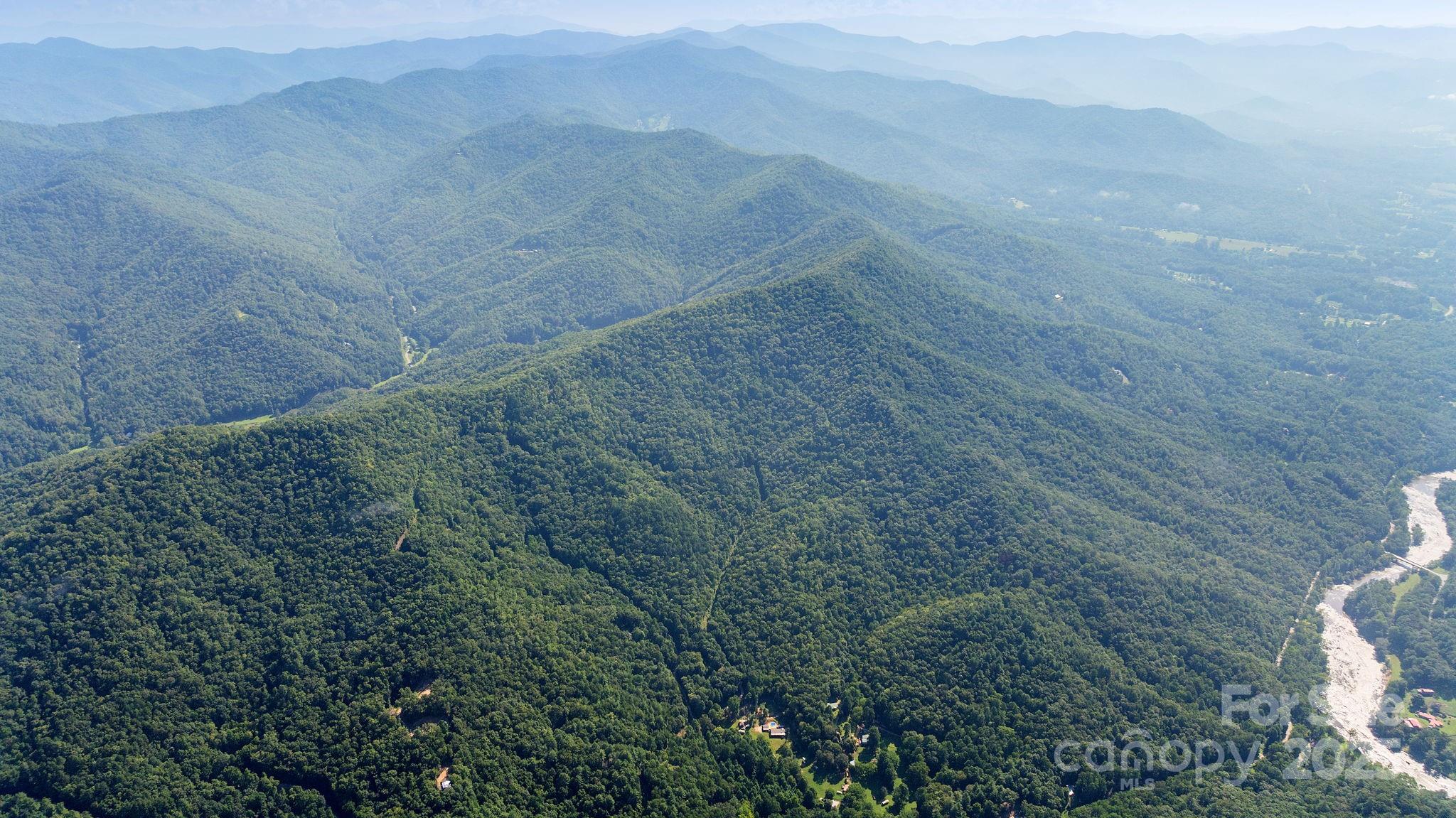 80 Breezewood Drive Property Photo 14