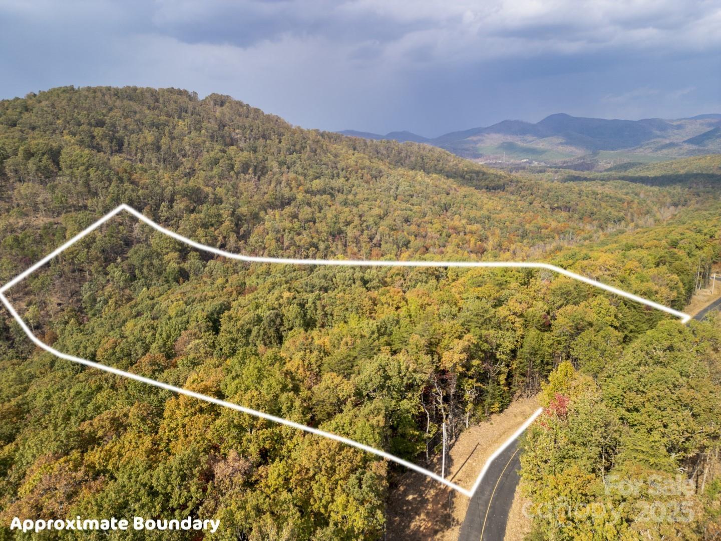 30 Mountain Lookout Drive Property Photo 5