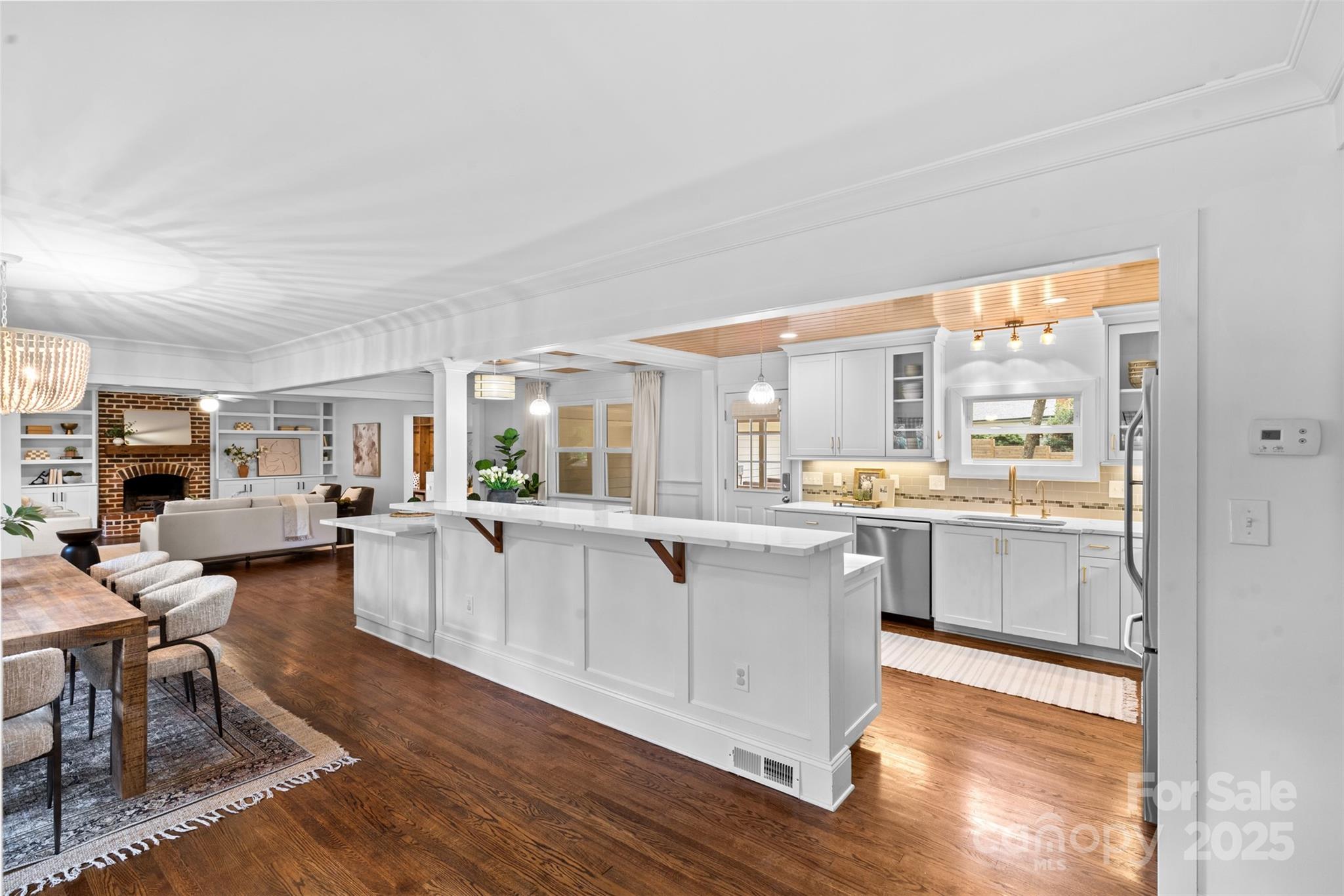 5611 Robinhood Road Property Photo 3