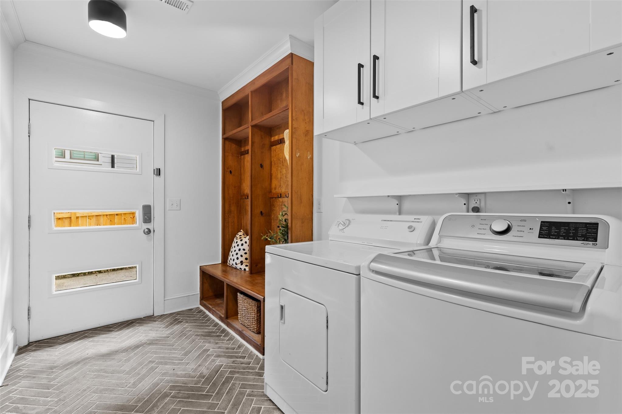 5611 Robinhood Road Property Photo 18