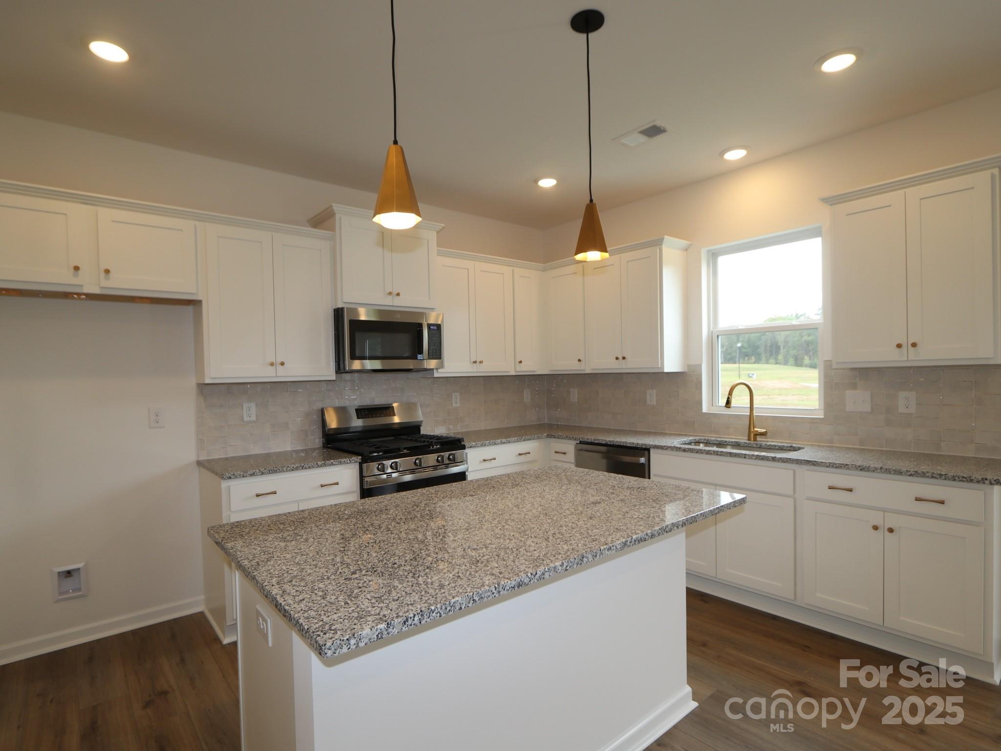 908 Barker Street Property Photo 3