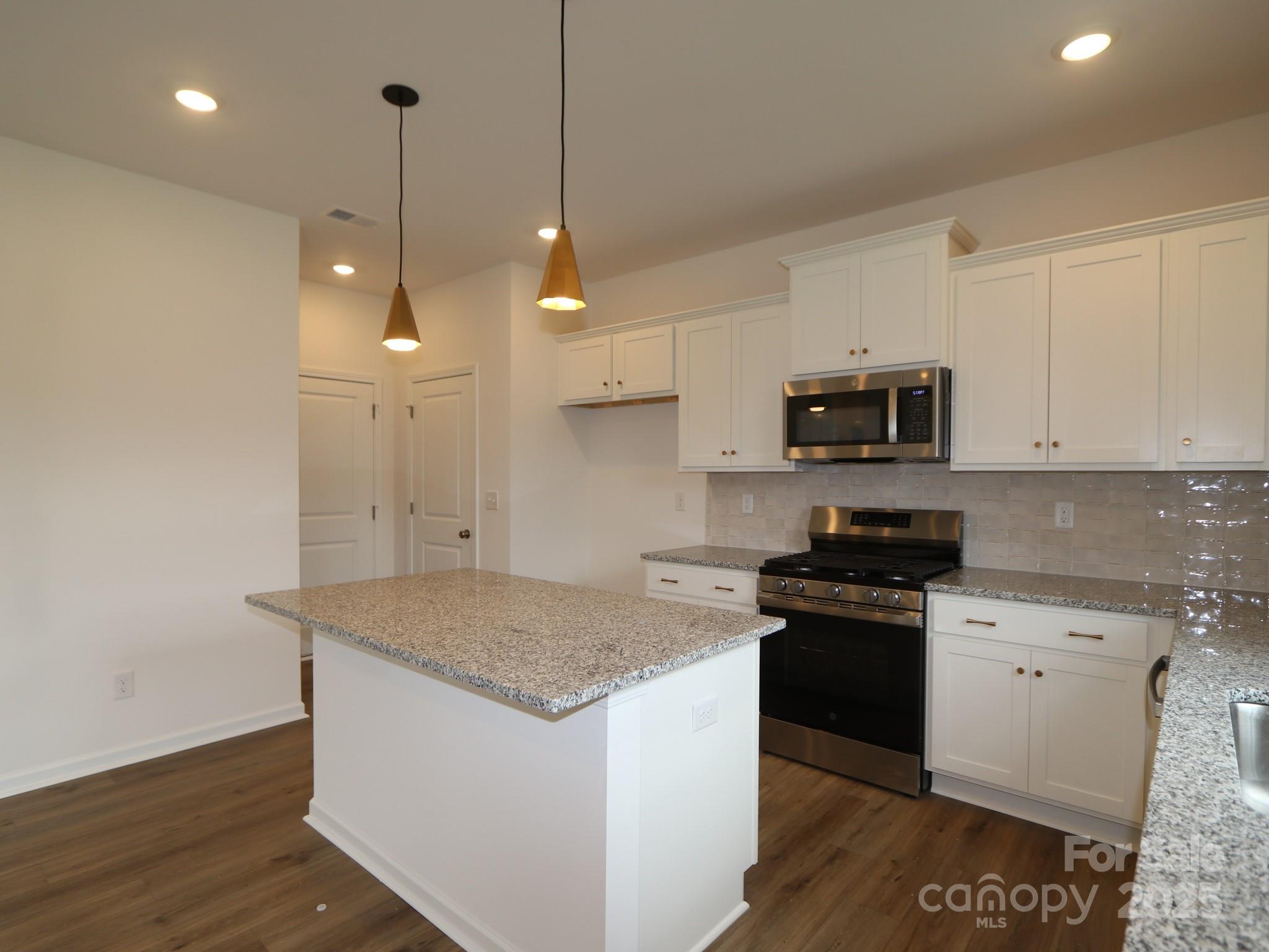 908 Barker Street Property Photo 4