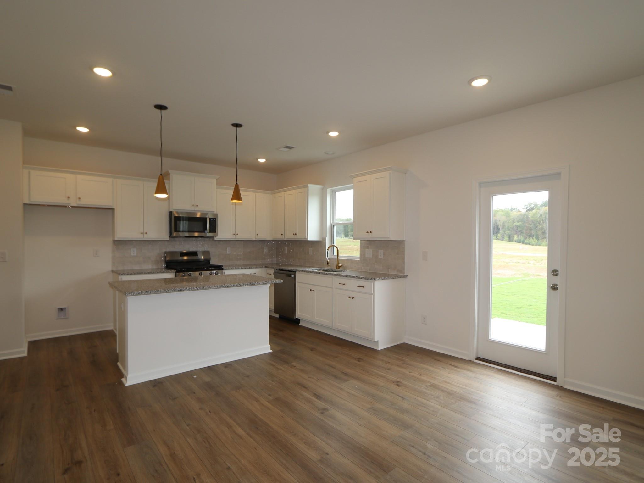 908 Barker Street Property Photo 5