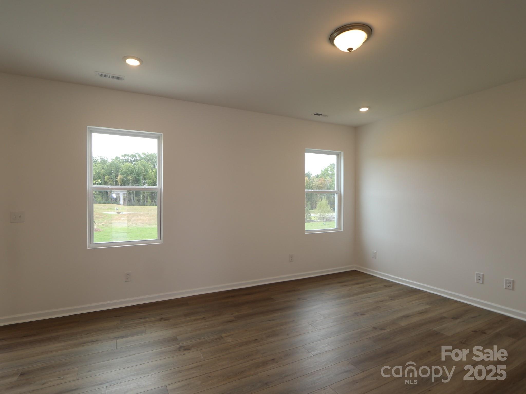 908 Barker Street Property Photo 7