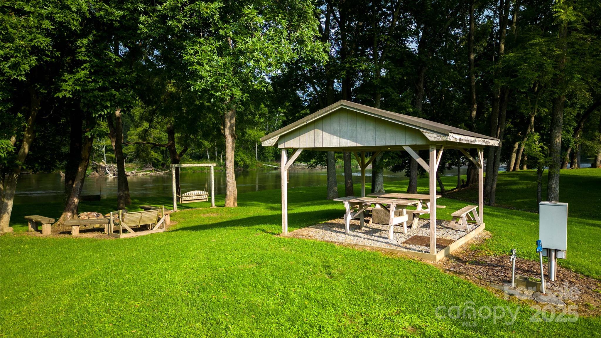 2161 River Bend Road Property Photo 2