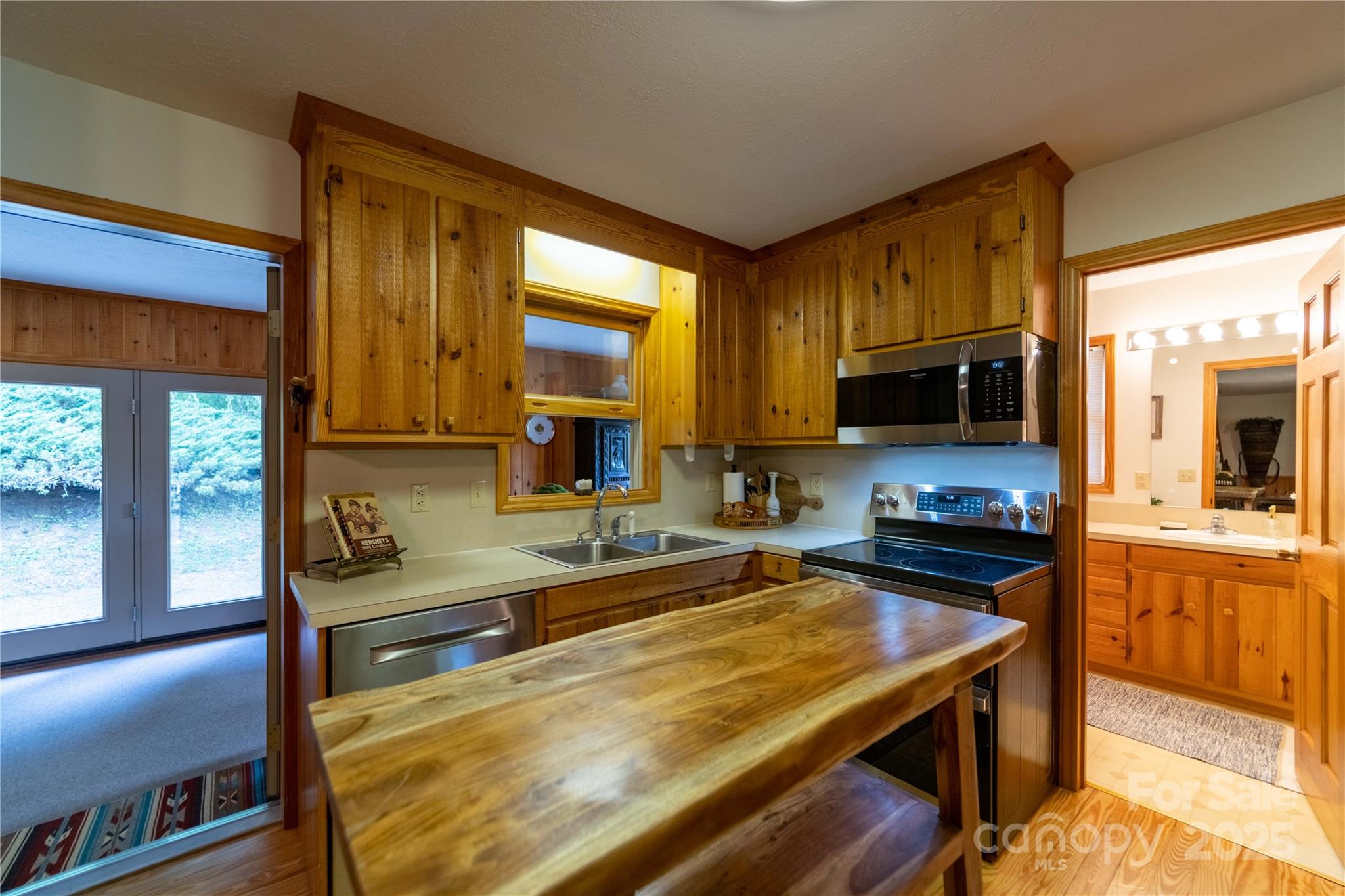 2161 River Bend Road Property Photo 11