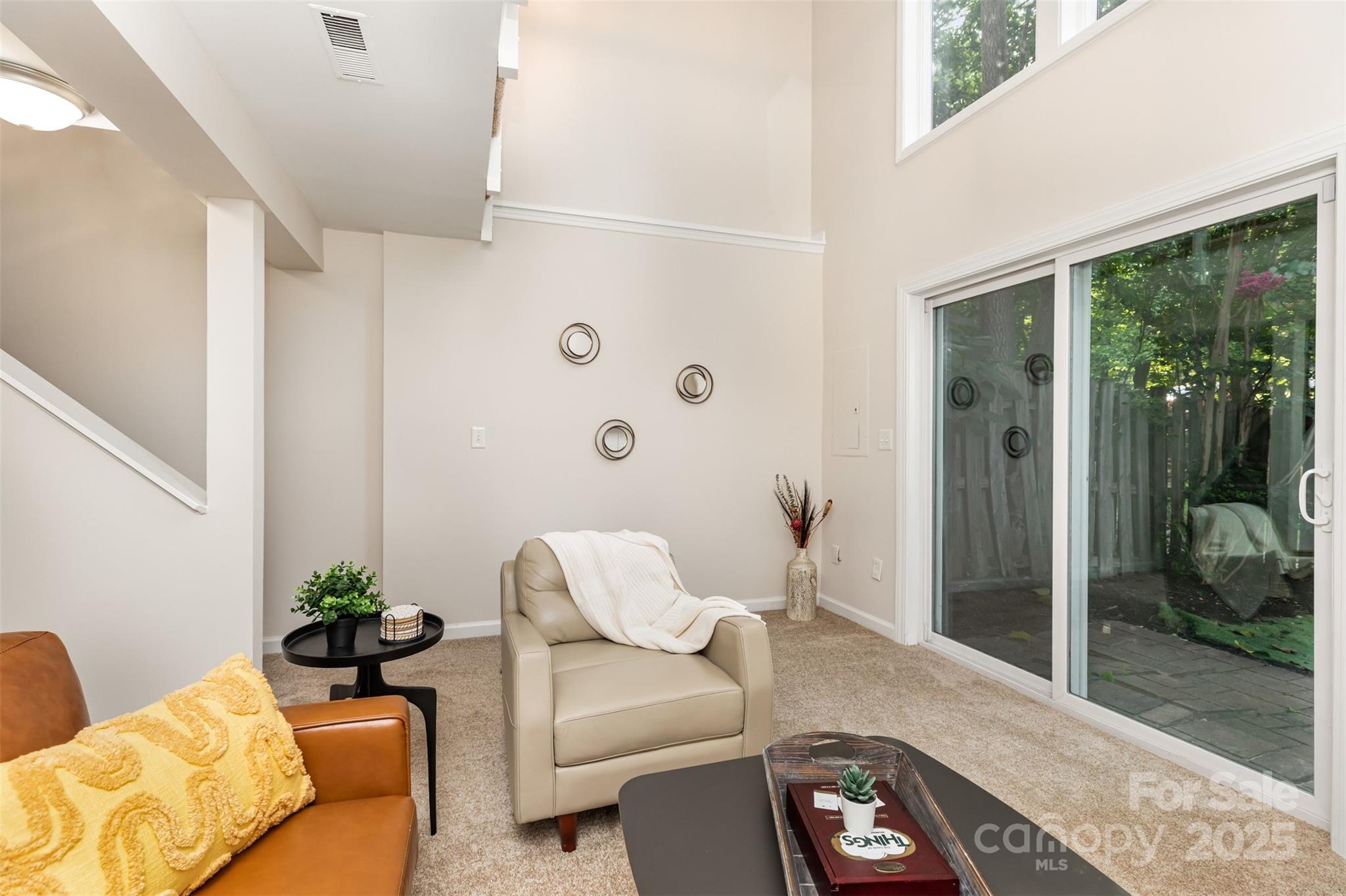 7324 Pebblestone Drive E Property Photo 5