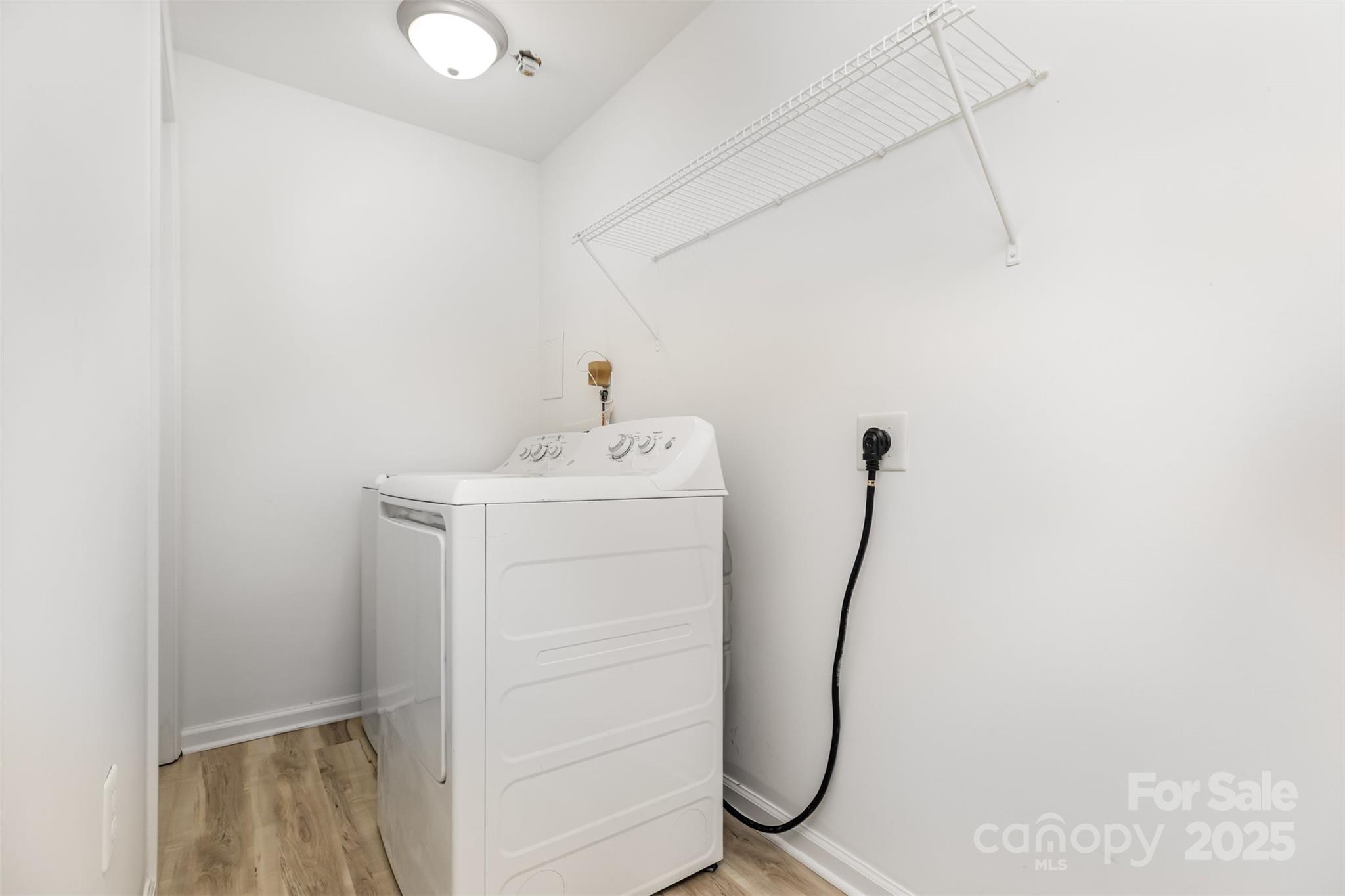 7324 Pebblestone Drive E Property Photo 7