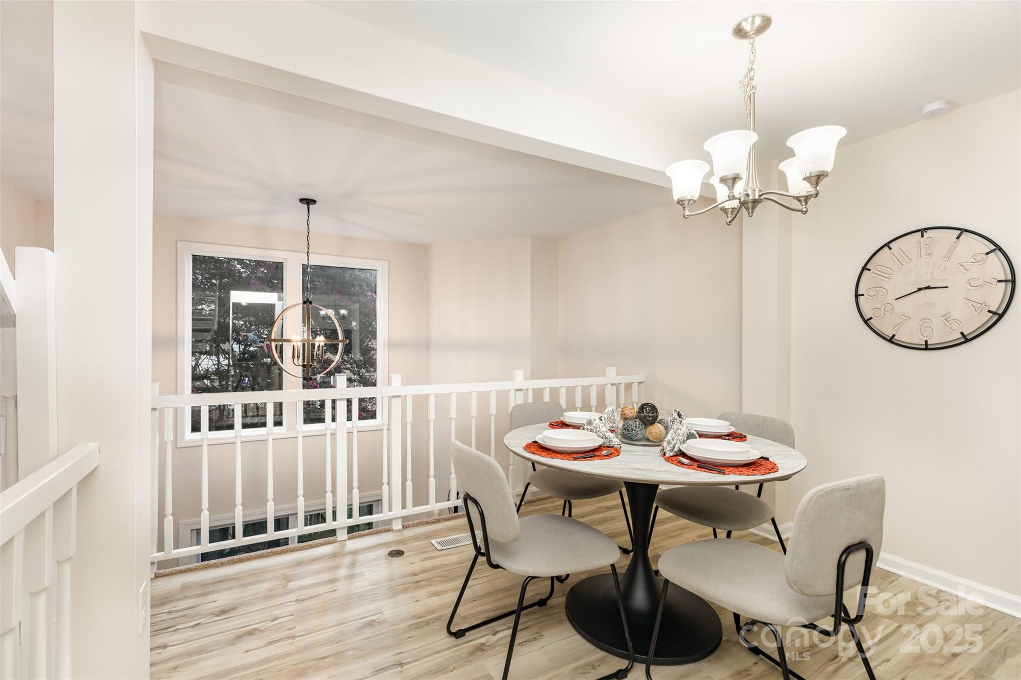 7324 Pebblestone Drive E Property Photo 9