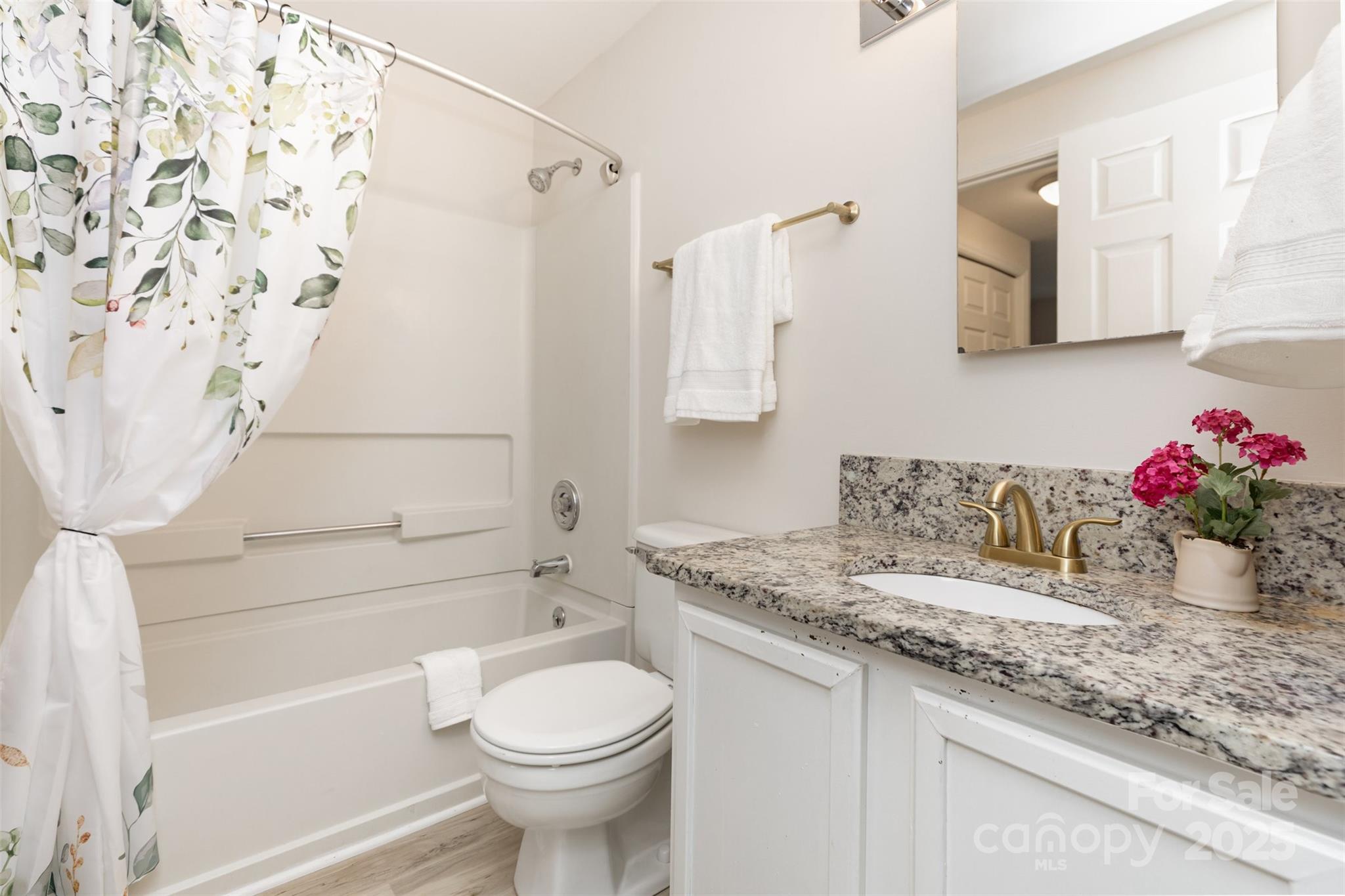 7324 Pebblestone Drive E Property Photo 15