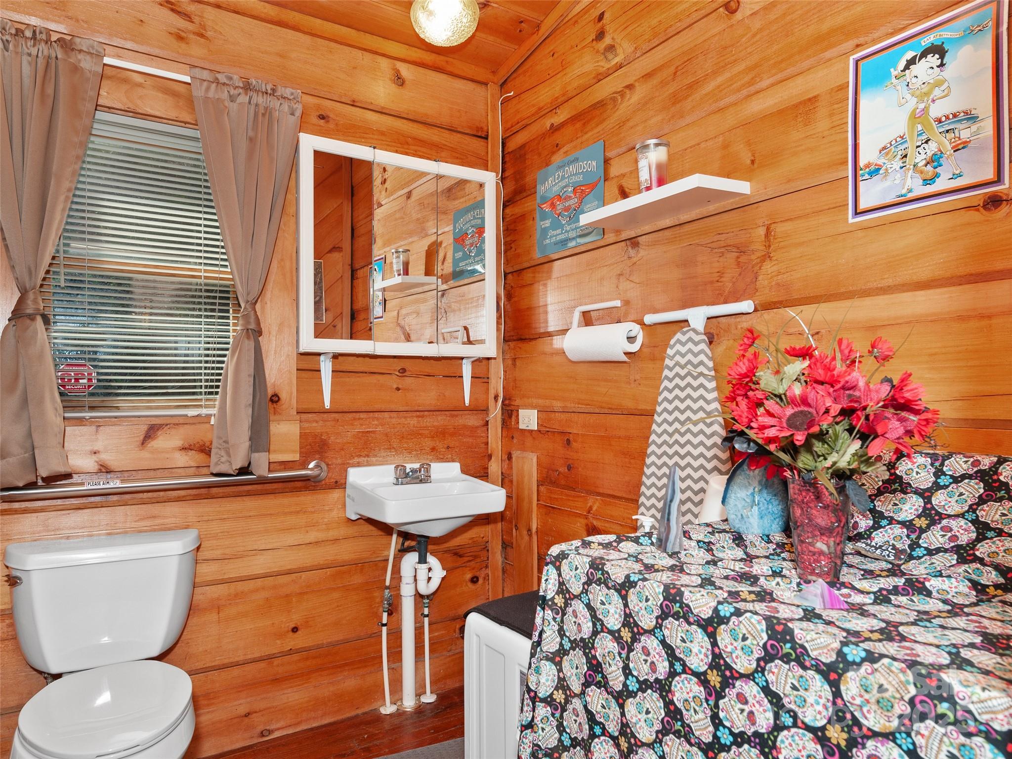 1369 Soco Road Property Photo 8